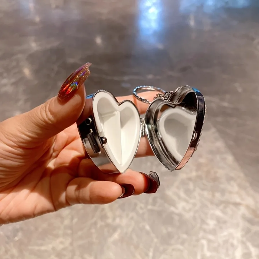 1pc Heart-Shaped Pill Organizer Diamond-Studded Portable Case for Vitamins Medication Weekly Travel Pill Box Portable Compact
1pc Heart-Shaped Pill Organizer Diamond-Studded Portable Case for Vitamins Medication Weekly Travel Pill Box Portable Compact