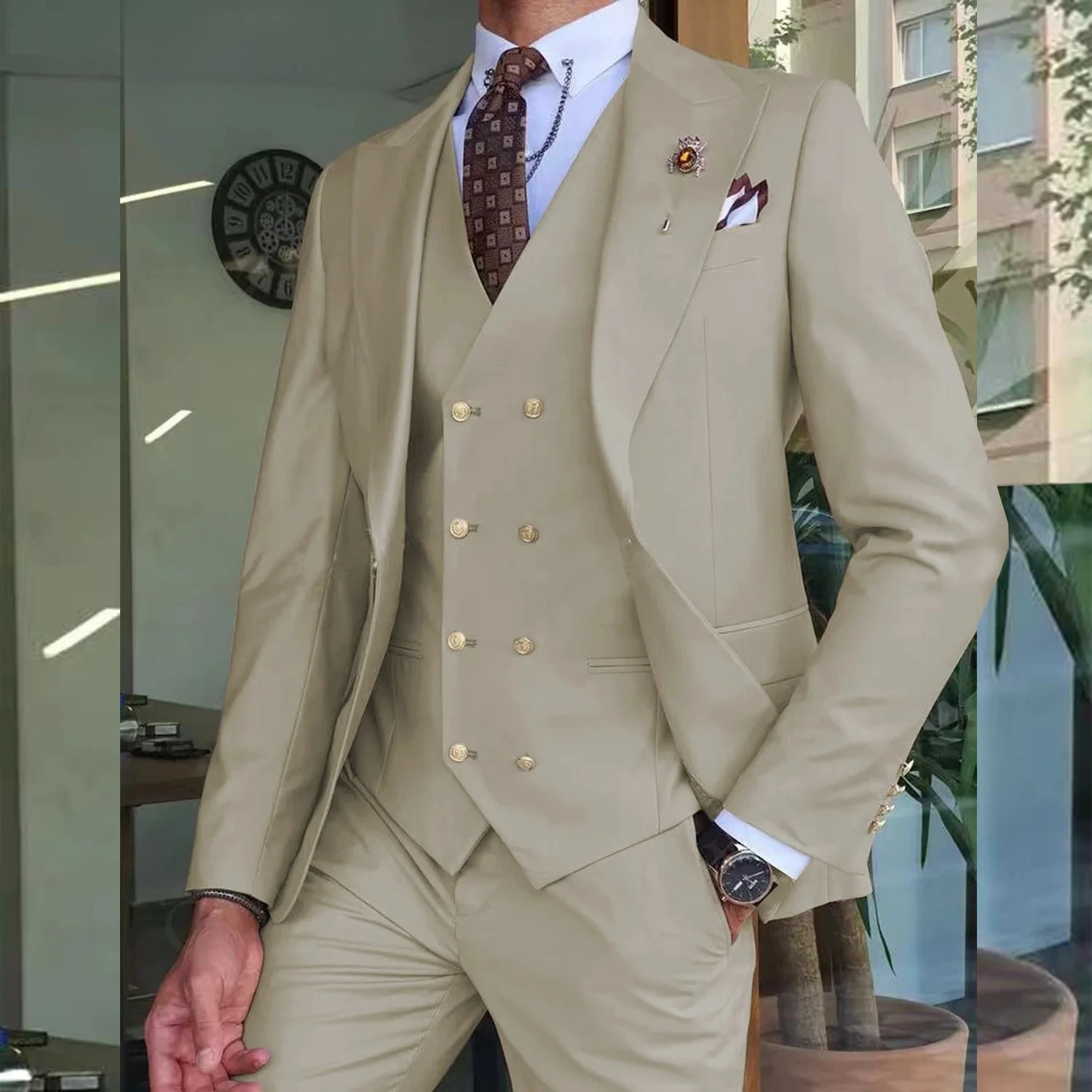 2026 Men Suits Khaki Color Peaked Lapel (Jacket+Vest+Pants) Slim Fit Handsome Formal Business Costume Homme
2026 Men Suits Khaki Color Peaked Lapel (Jacket+Vest+Pants) Slim Fit Handsome Formal Business Costume Homme