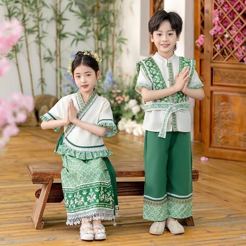 Girls' Short Sleeved Dai Clothing Set Children's Traditional Breathable Thailand Dance Clothing 2026 Performance Costume LI672
Girls' Short Sleeved Dai Clothing Set Children's Traditional Breathable Thailand Dance Clothing 2026 Performance Costume LI672