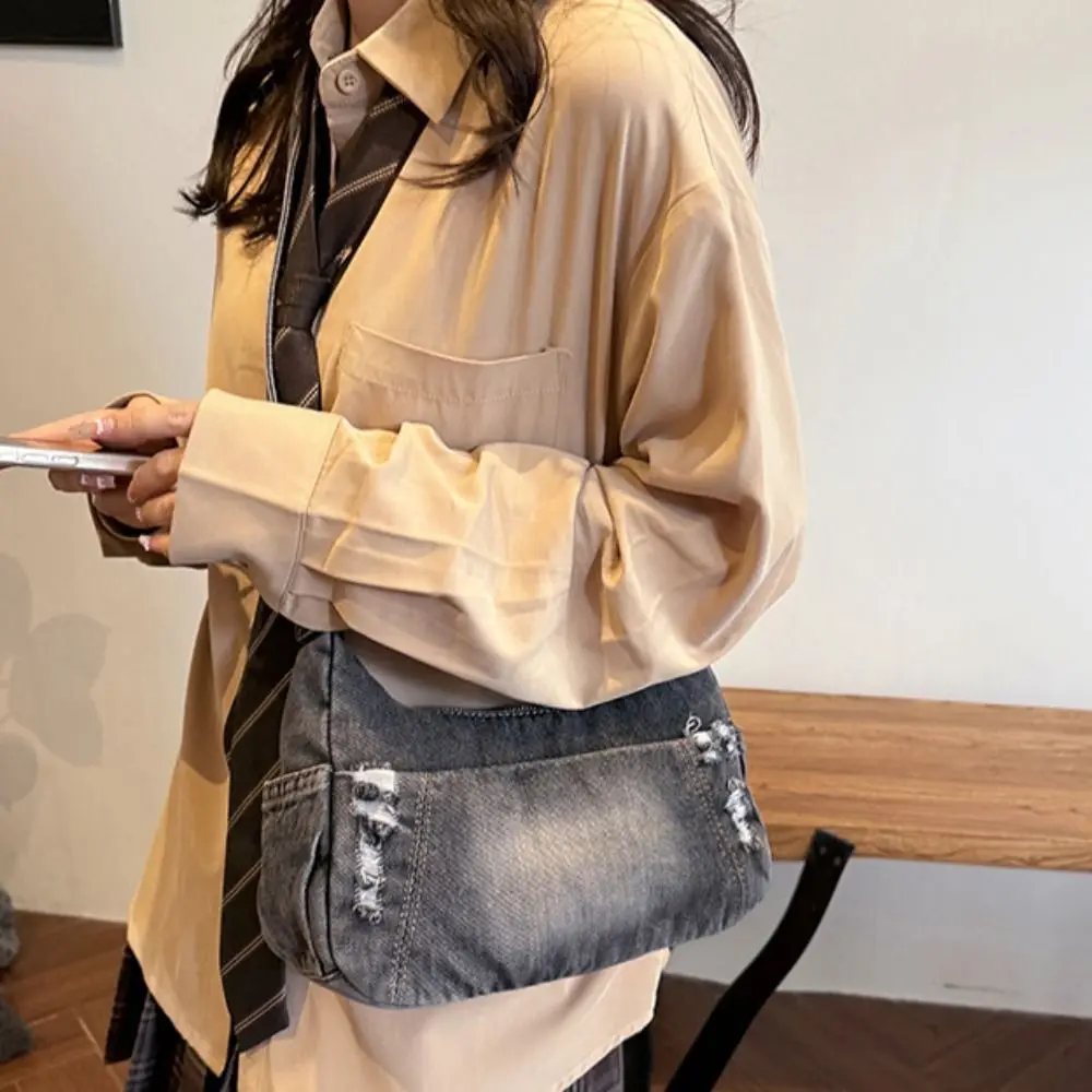 Temperament Casual Cowboy Dumpling Bag American Style Retro Denim Tote Bag Harajuku Adjustable Strap Handbag Daily
Temperament Casual Cowboy Dumpling Bag American Style Retro Denim Tote Bag Harajuku Adjustable Strap Handbag Daily