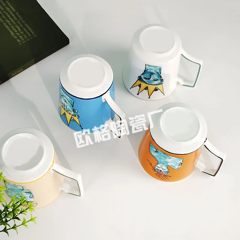 Retro Style Bone China Coffee Cup Porcelain Mug with Classic Pattern for Home and Gift Use
Retro Style Bone China Coffee Cup Porcelain Mug with Classic Pattern for Home and Gift Use