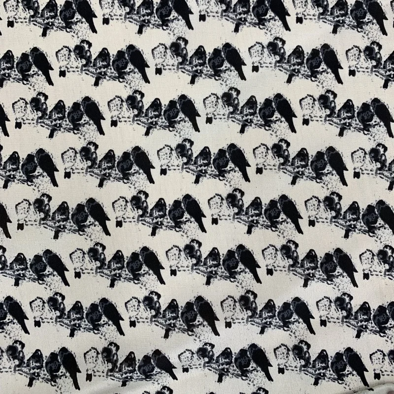 Ткань из 100% тутового шелка, креп-шелковая ткань 16 Momme, белая, с принтом черных птиц, ширина 140 см, 55 дюймов, по дворам JX047
Ткань из 100% тутового шелка, креп-шелковая ткань 16 Momme, белая, с принтом черных птиц, ширина 140 см, 55 дюймов, по дворам JX047