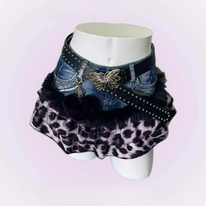 Harajuku Fashion Lolita Denim Skirt Women Vintage Sweet Leopard Print Plush Patchwork Ruffles Skirts Y2k Aesthetic Short Skirts
Harajuku Fashion Lolita Denim Skirt Women Vintage Sweet Leopard Print Plush Patchwork Ruffles Skirts Y2k Aesthetic Short Skirts