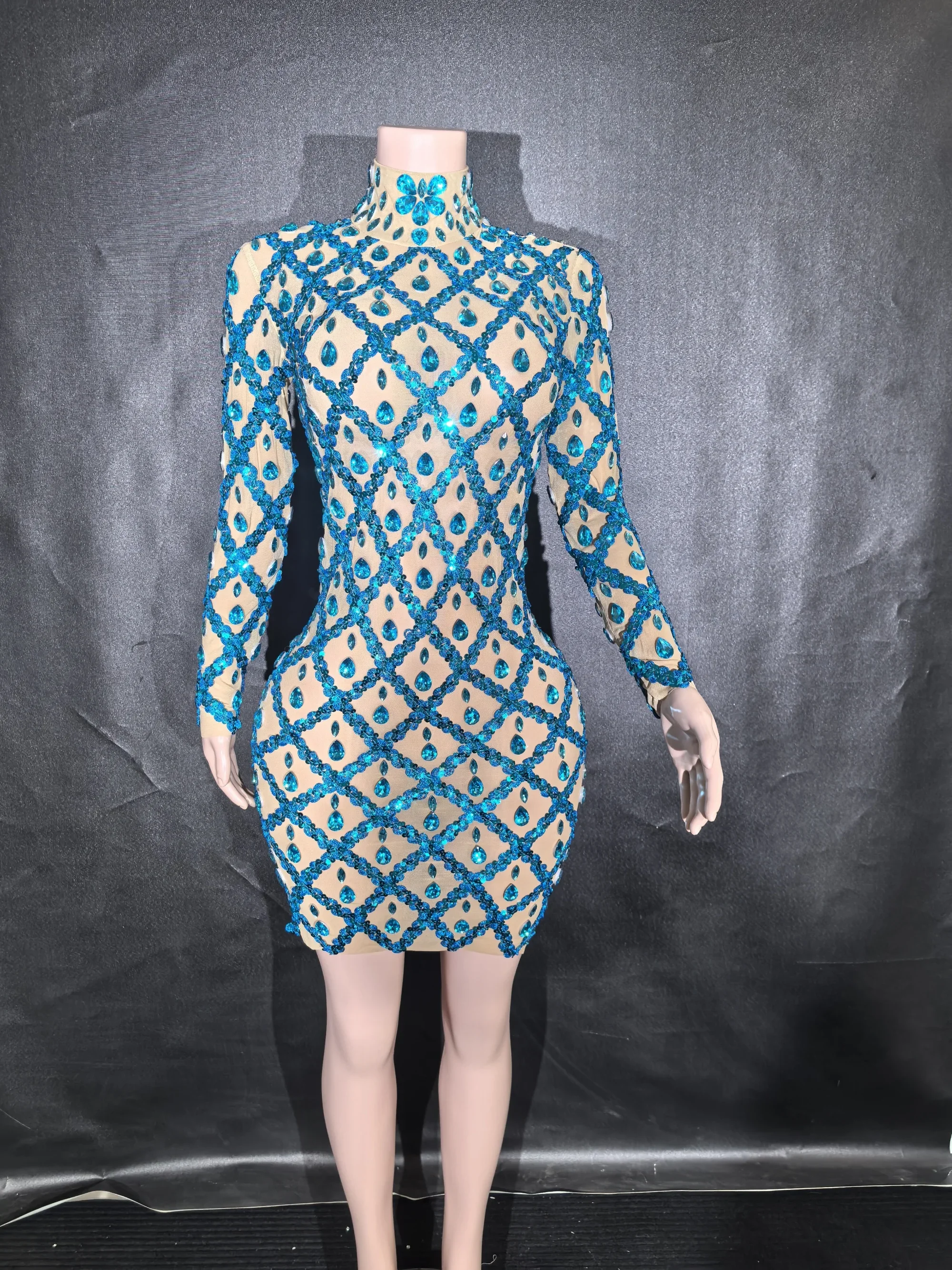 Women Sexy Stage Shining Rhinestone Sequins Dress Evening Prom Birthday Dress Transparent Performance Singer Club Host Dress
Women Sexy Stage Shining Rhinestone Sequins Dress Evening Prom Birthday Dress Transparent Performance Singer Club Host Dress