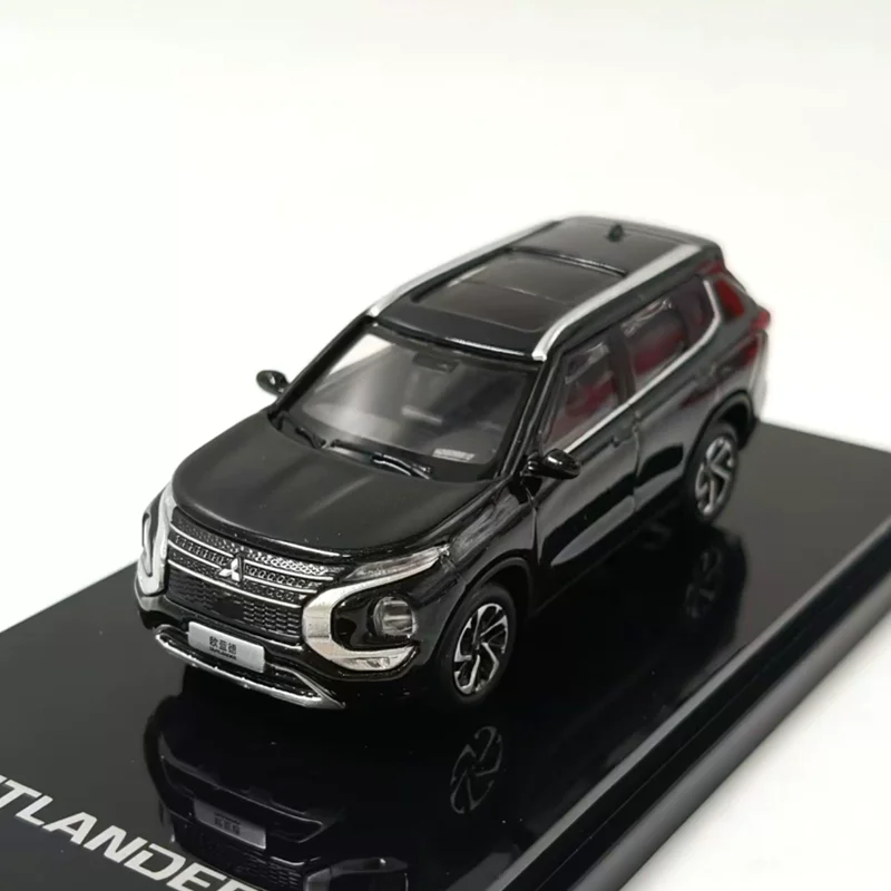Diecast 1:64 Scale Outlander 2023 Alloy Car Model Collection Souvenir Static Display Vehicle Decoration Holiday Gift
Diecast 1:64 Scale Outlander 2023 Alloy Car Model Collection Souvenir Static Display Vehicle Decoration Holiday Gift