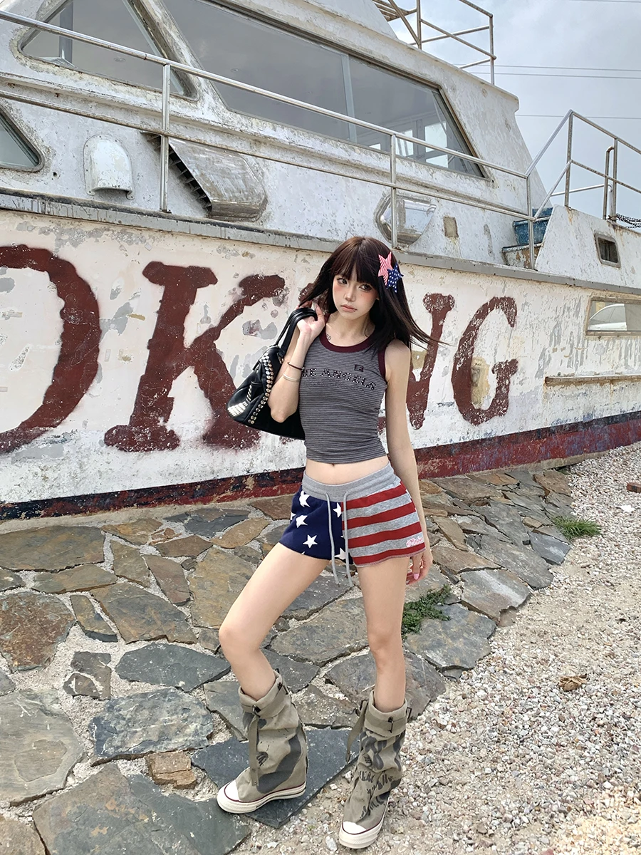 Low Waist Casual Stripe Short Pants Women's Summer American Retro Spicy Girl Style Lazy Star Splicing Trendy Hot Pants
Low Waist Casual Stripe Short Pants Women's Summer American Retro Spicy Girl Style Lazy Star Splicing Trendy Hot Pants
