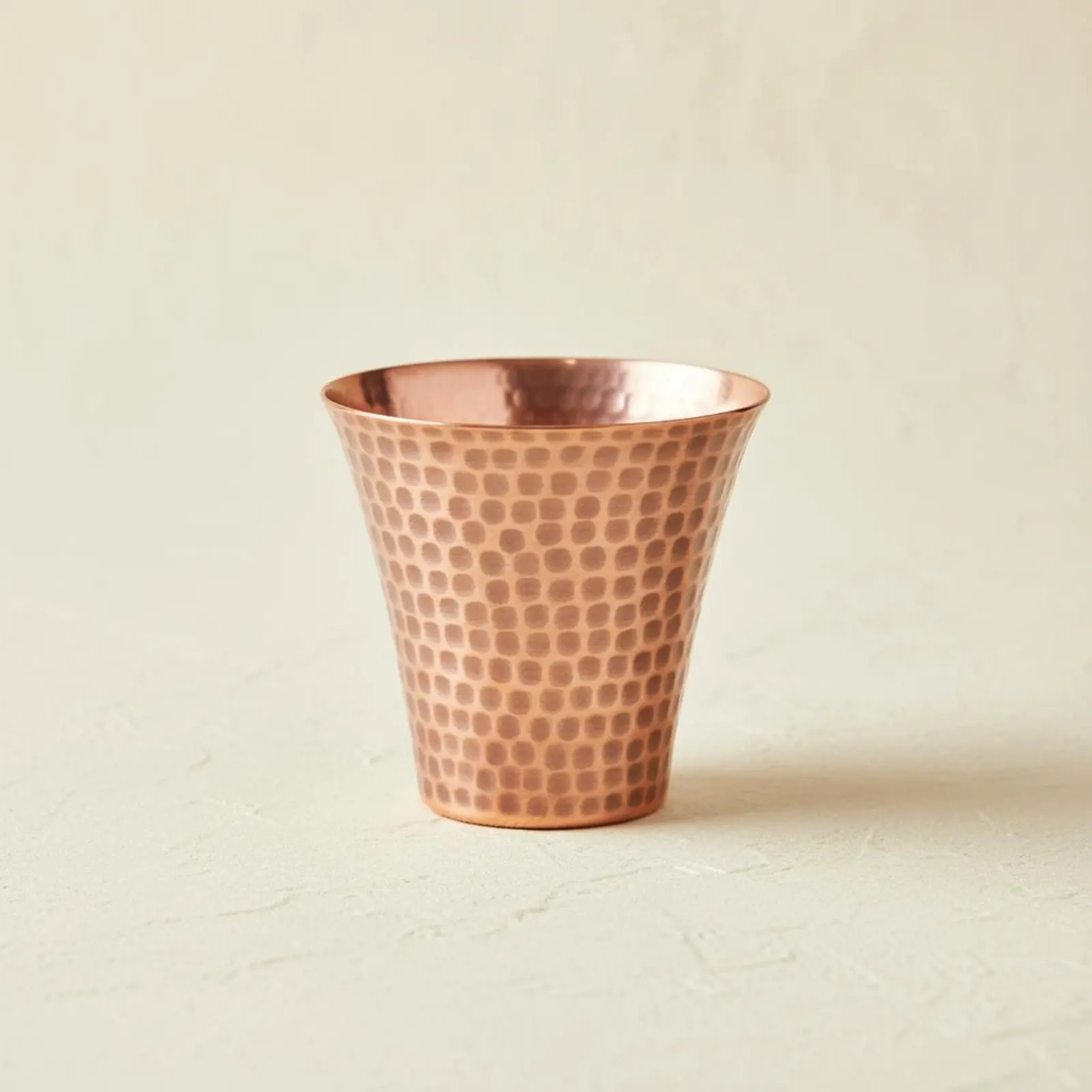 Chinese Kung Fu Teacup Sleek Design Chinese Design Teacup Vintage Tasting Vessel Sturdy & Long-Lasting Drinkware for Home Bar
Chinese Kung Fu Teacup Sleek Design Chinese Design Teacup Vintage Tasting Vessel Sturdy & Long-Lasting Drinkware for Home Bar