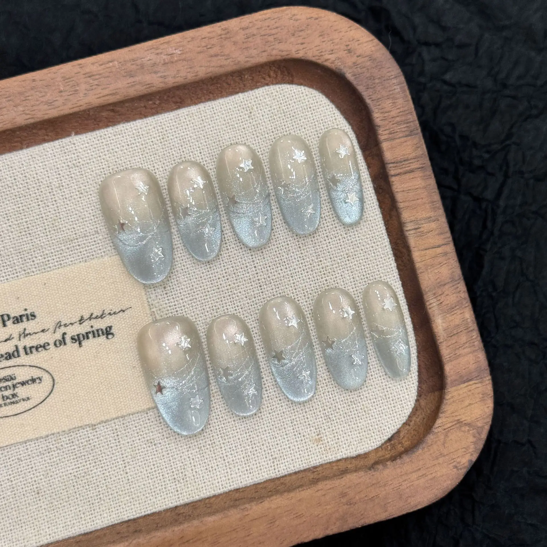 10pcs Handmade French Oval Press on Nails Glitter Cat Eye Star Sequin Design Fake Nails Wearable Advanced False Nails 
10pcs Handmade French Oval Press on Nails Glitter Cat Eye Star Sequin Design Fake Nails Wearable Advanced False Nails
