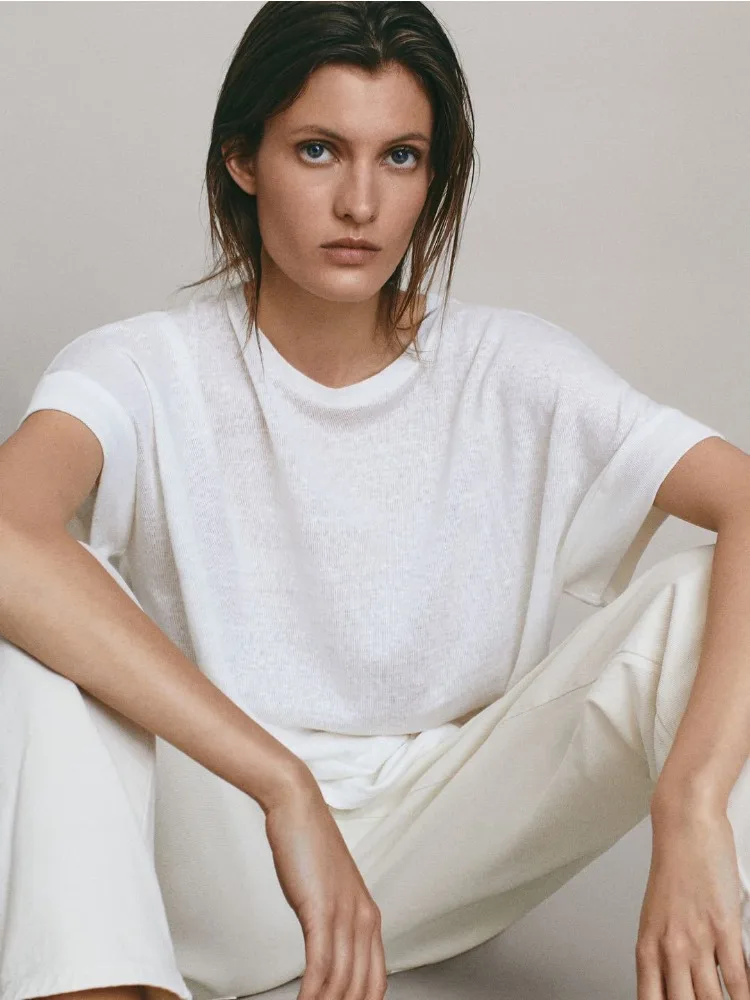 Cotton and Linen T-shirt Women's 2024 Summer New Thin Short-sleeved Blouse Women's Transparent Loose Sunscreen Inner Base Top
Cotton and Linen T-shirt Women's 2024 Summer New Thin Short-sleeved Blouse Women's Transparent Loose Sunscreen Inner Base Top