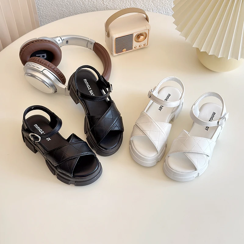 2025 New Summer Fashion Girls Sandals Comfortable Casual Soft Thick-soled Platform British Style Cross Open-toe Children's Shoes
2025 New Summer Fashion Girls Sandals Comfortable Casual Soft Thick-soled Platform British Style Cross Open-toe Children's Shoes