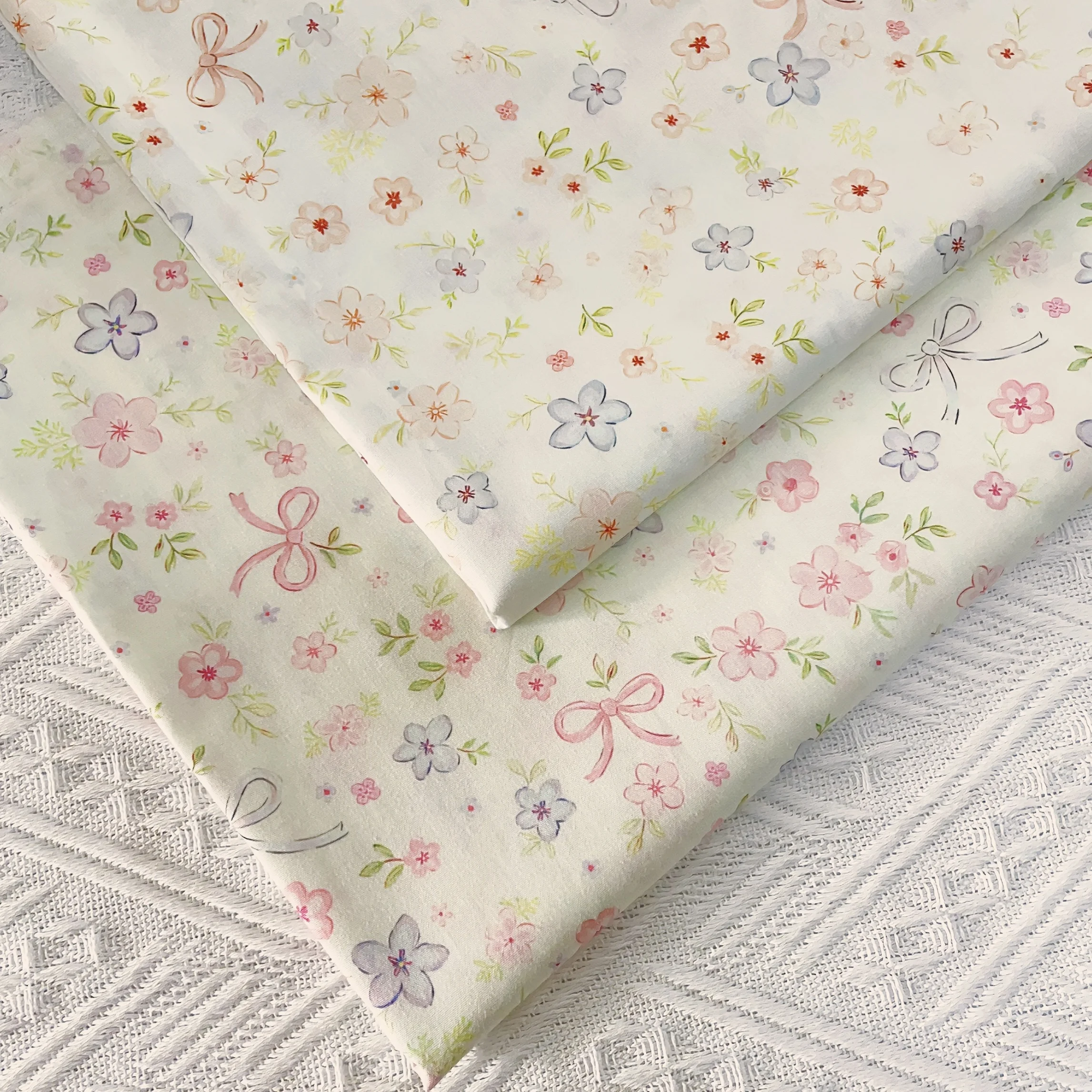 0.5m/1m/2m/3m/5m Sweet Floral & Bow Print 100% Cotton Fabric for DIY Dress Sewing Blouse Quilting Baby Bedding Handmade Crafts
0.5m/1m/2m/3m/5m Sweet Floral & Bow Print 100% Cotton Fabric for DIY Dress Sewing Blouse Quilting Baby Bedding Handmade Crafts