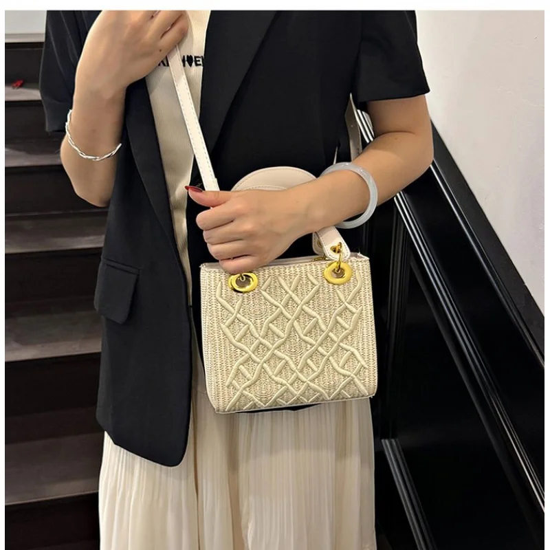 High-End Ladies Handbag Crafted From Arrow-Patterned Leather Featuring Paris Inspired And Casual Vintage Stylish Style
High-End Ladies Handbag Crafted From Arrow-Patterned Leather Featuring Paris Inspired And Casual Vintage Stylish Style