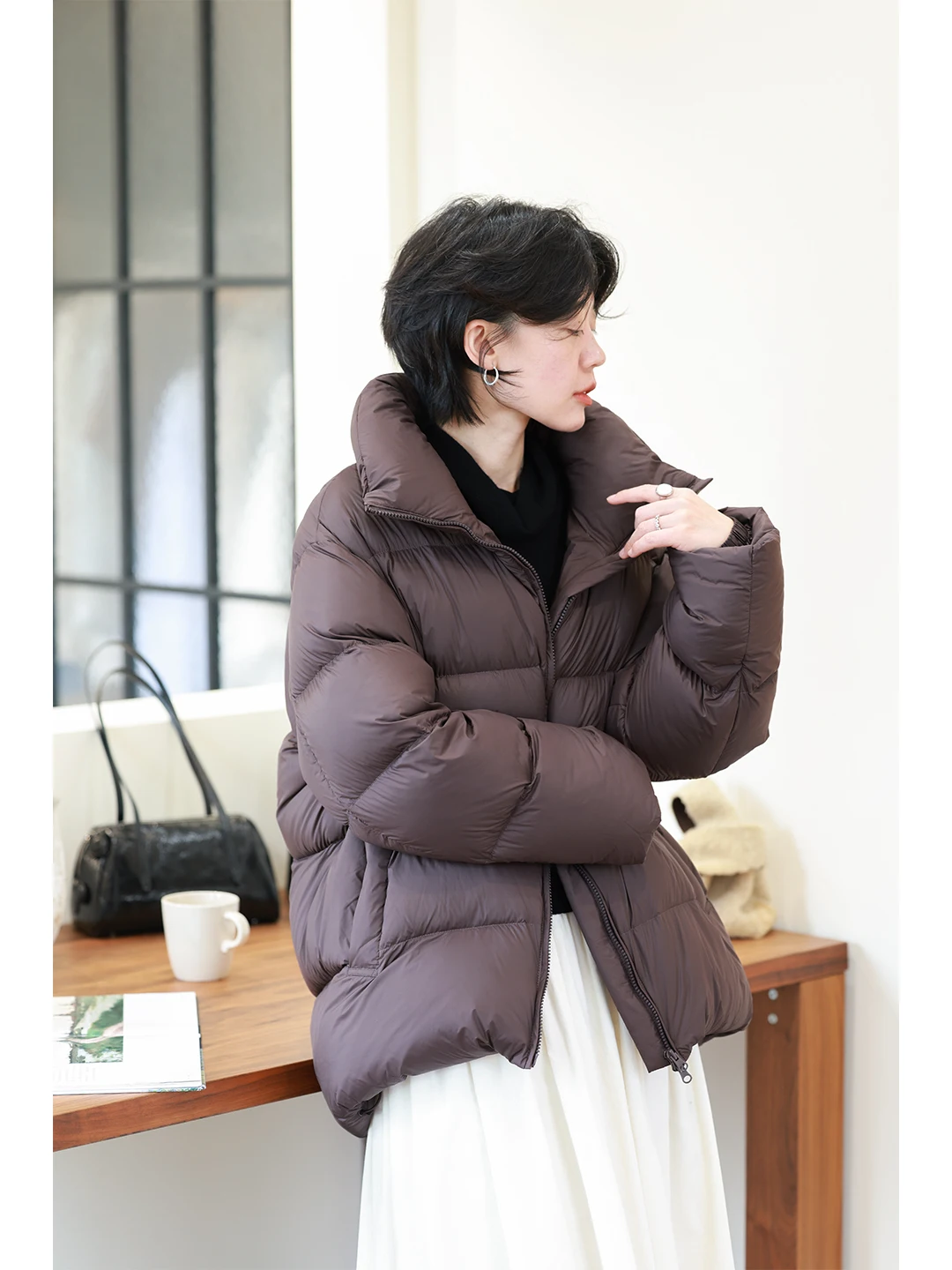 Women's Puffy down Jaet 90% White Du Feather Lightweight Fluffy Thi Bread Sle Loose Fit Warm Long Sve Zipper Closure
Women's Puffy down Jaet 90% White Du Feather Lightweight Fluffy Thi Bread Sle Loose Fit Warm Long Sve Zipper Closure