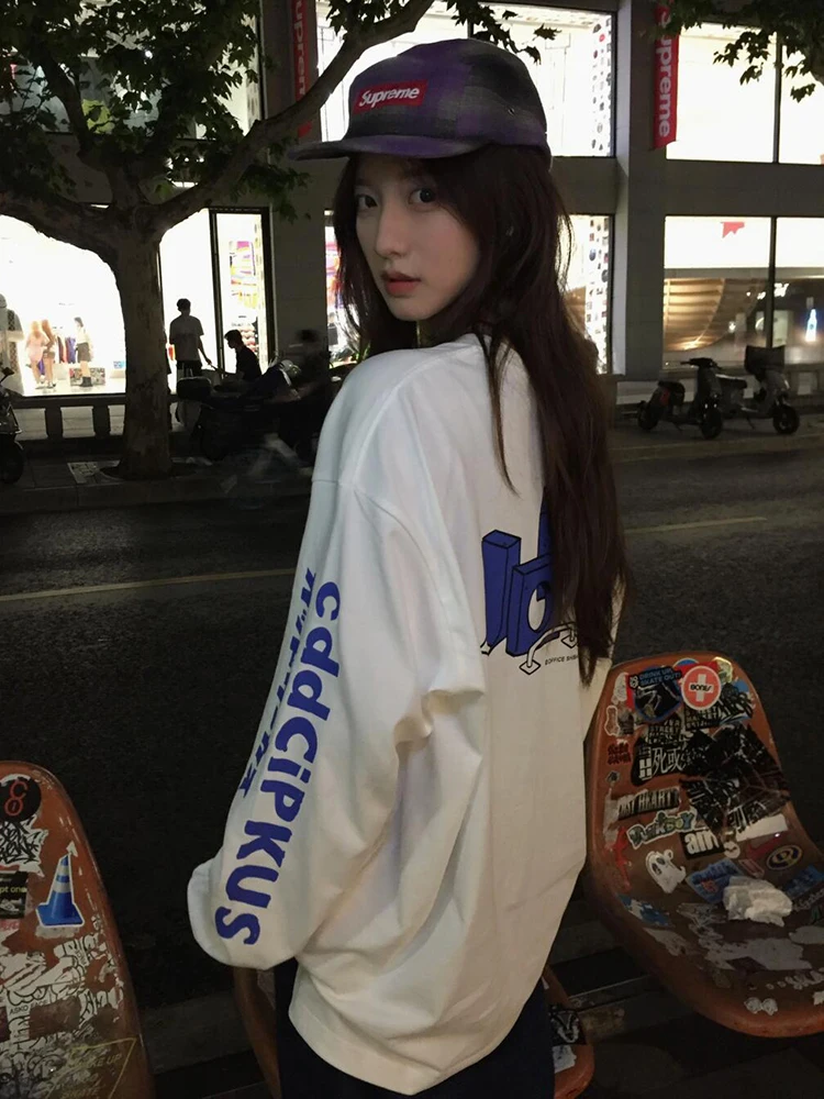 American Hiphop Loose Fit Long Sleeve round Neck Sweatshirt Women's Early Spring Creative Print White Casual Loose Couple Top
American Hiphop Loose Fit Long Sleeve round Neck Sweatshirt Women's Early Spring Creative Print White Casual Loose Couple Top
