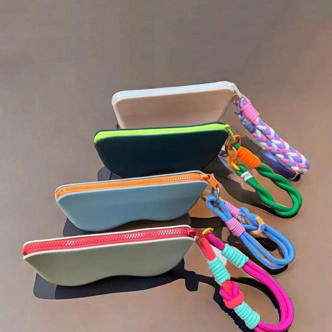 Portable Silicone Glasses Bag Sunglasses Protective Cover Storage Bag Waterproof Myopia Glasses Bag
Portable Silicone Glasses Bag Sunglasses Protective Cover Storage Bag Waterproof Myopia Glasses Bag