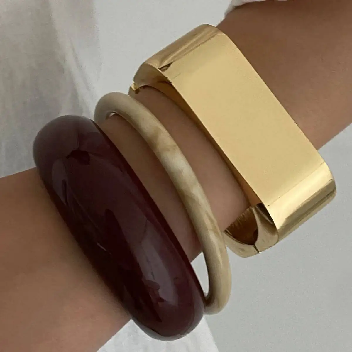 3 Styles Wide Chunky Hip Hop Metal Spring Bracelets Punk Resin Acrylic Women's Couple New Hand Jewelry Pulseras
3 Styles Wide Chunky Hip Hop Metal Spring Bracelets Punk Resin Acrylic Women's Couple New Hand Jewelry Pulseras