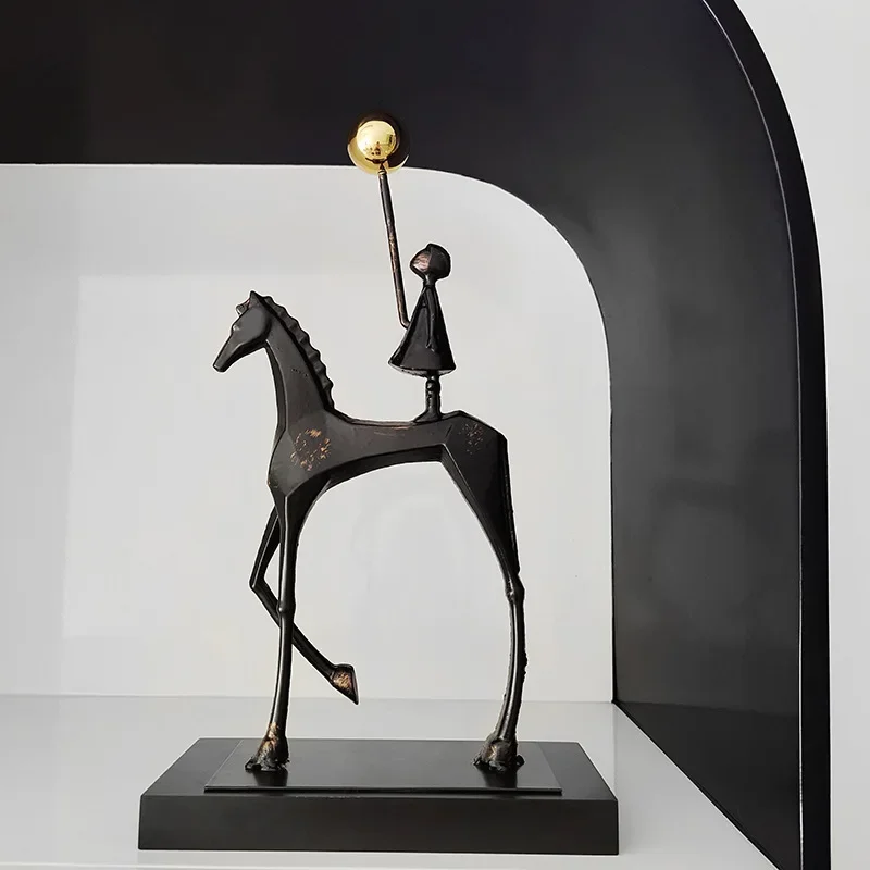 Modern minimalist horseback juvenile luxury sculpture ornaments wine cabinet decorations living room TV cabinet office crafts
Modern minimalist horseback juvenile luxury sculpture ornaments wine cabinet decorations living room TV cabinet office crafts