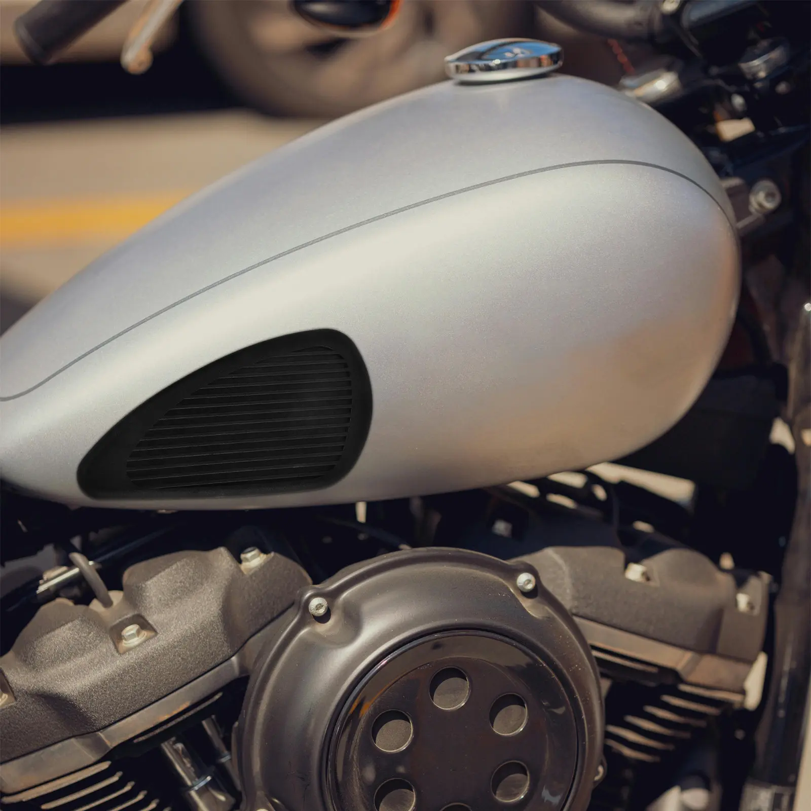 1Pair Motorcycle Fuel Tank Pads Nonskid Rubber Waterproof Durable Unique Design Easy Installation Compatible Various Brands
1Pair Motorcycle Fuel Tank Pads Nonskid Rubber Waterproof Durable Unique Design Easy Installation Compatible Various Brands