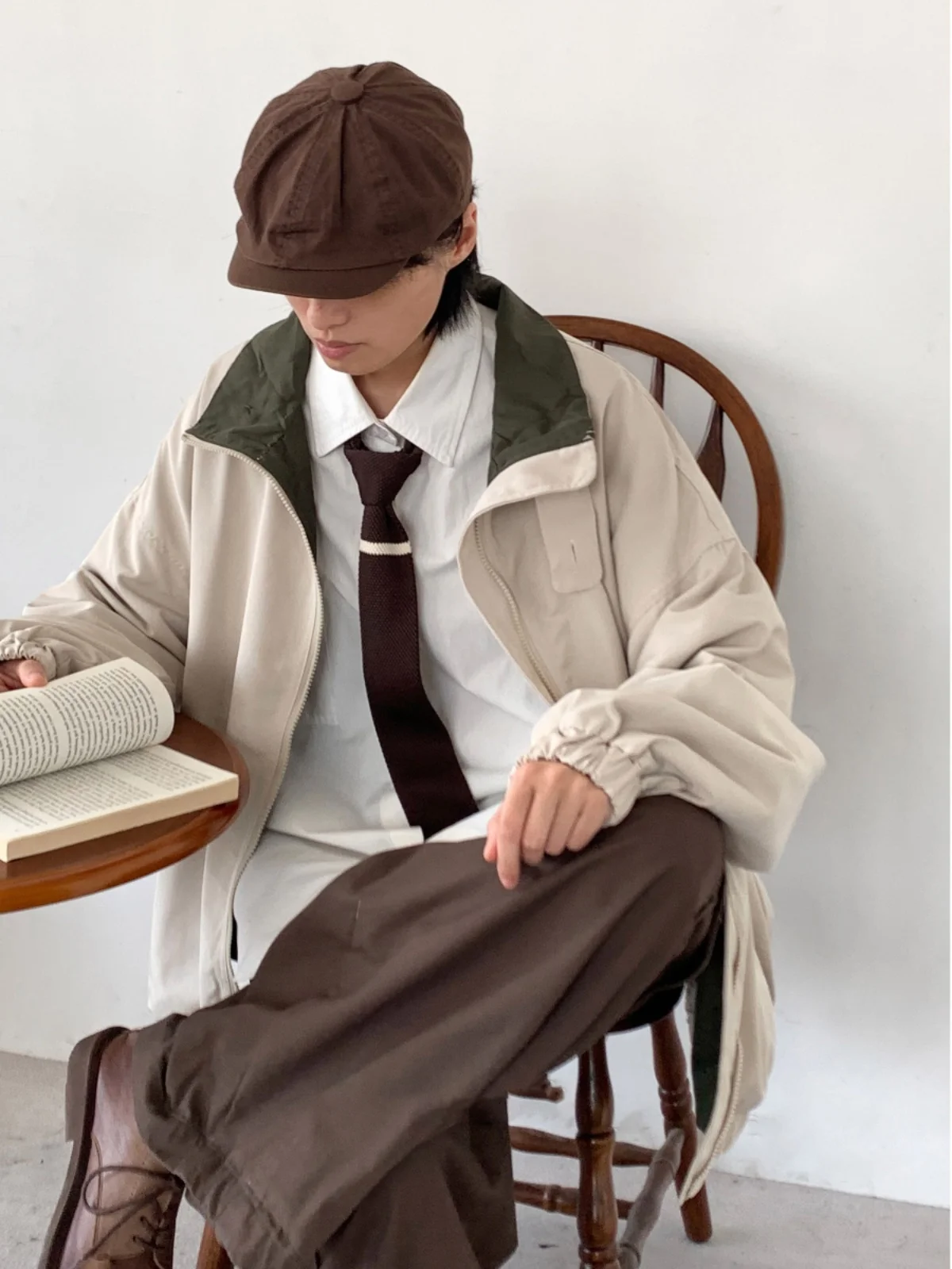 Мужская модная верхняя одежда в стиле ретро: японская свободная куртка-бомбер с воротником-стойкой и пэчворком для осени
Мужская модная верхняя одежда в стиле ретро: японская свободная куртка-бомбер с воротником-стойкой и пэчворком для осени