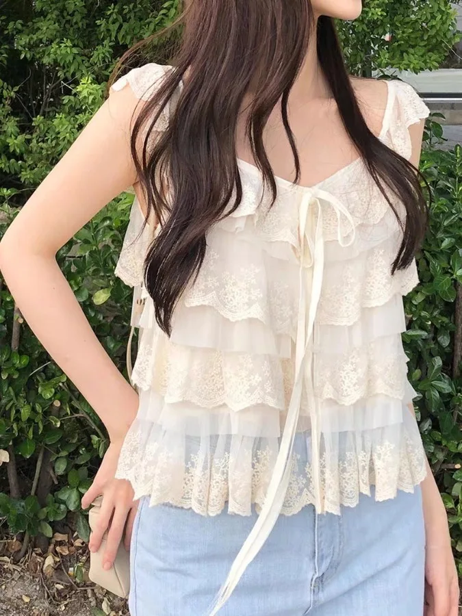 Chic Anti-Aging Women's Lace Top Summer 2026 Korean Style V-Neck Short Sleeveless Polyester Fiber Floral Trim Trendy
Chic Anti-Aging Women's Lace Top Summer 2026 Korean Style V-Neck Short Sleeveless Polyester Fiber Floral Trim Trendy
