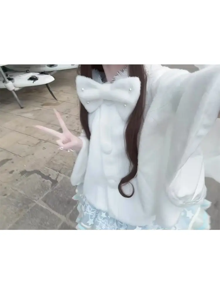 Winter Extra Large Rabbit Ear Hooded Cute Short Cape Coat New Sweet Girls Bow Single-Breasted Versatile White Cloak Ponchos
Winter Extra Large Rabbit Ear Hooded Cute Short Cape Coat New Sweet Girls Bow Single-Breasted Versatile White Cloak Ponchos