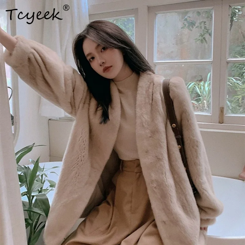 Tcyeek Real Whole Mink Fur Coat Woman Winter Clothes V-neck Warm Womens Jackets Natural Mink New in Coats Fashion Пальто Женское
Tcyeek Real Whole Mink Fur Coat Woman Winter Clothes V-neck Warm Womens Jackets Natural Mink New in Coats Fashion Пальто Женское
