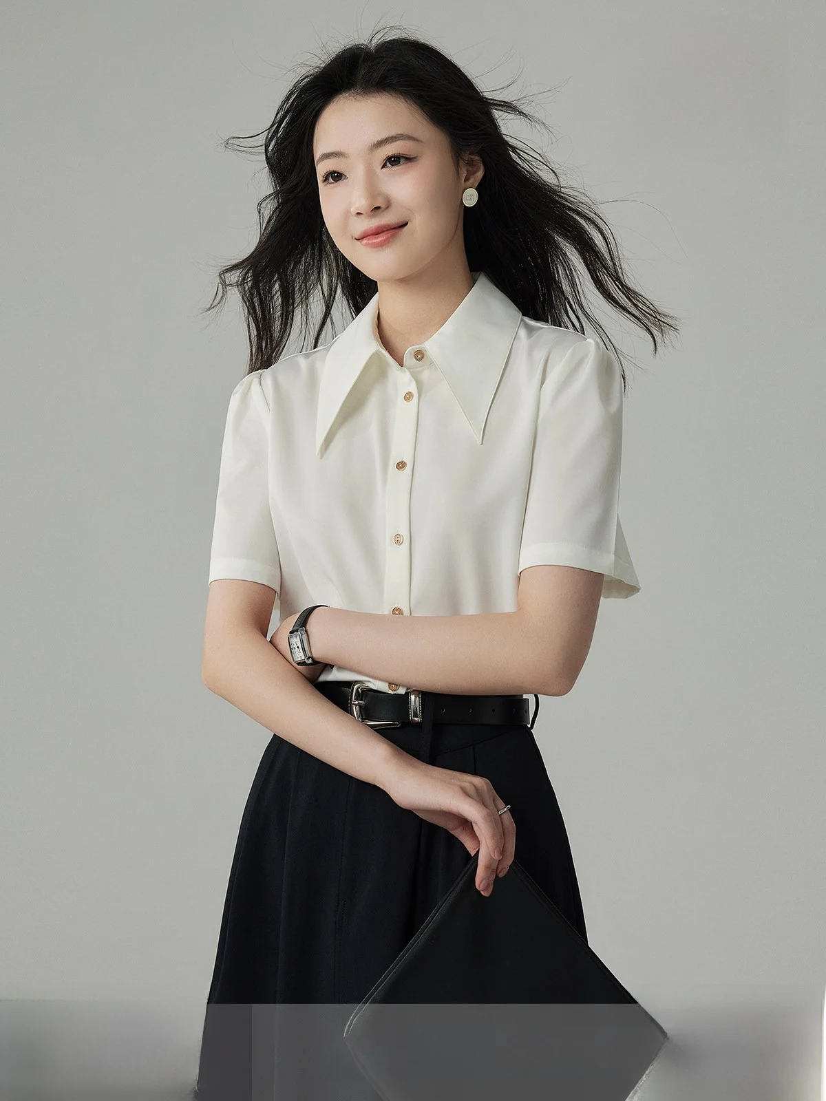 JACOOBS White Satin Short Sleeve Shirt Women's Professional Commute Drapey Versatile Formal Hong Kong Style Simulation Silk
JACOOBS White Satin Short Sleeve Shirt Women's Professional Commute Drapey Versatile Formal Hong Kong Style Simulation Silk