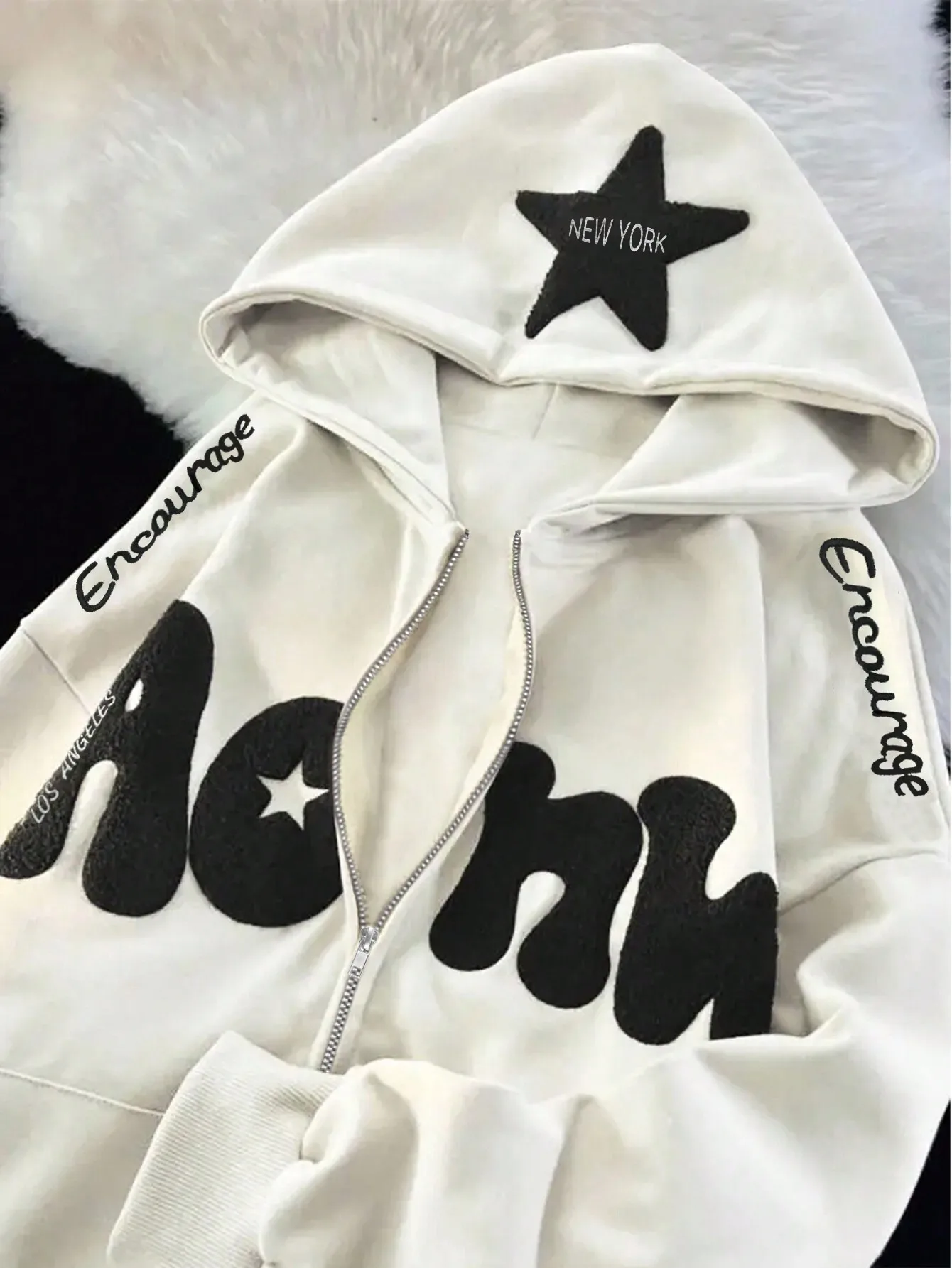 Women's White Zip-Up Hoodie with Star & 'Encourage' Embroidery, Loose Fit for Fall/Winter Casual Wear
Women's White Zip-Up Hoodie with Star & 'Encourage' Embroidery, Loose Fit for Fall/Winter Casual Wear