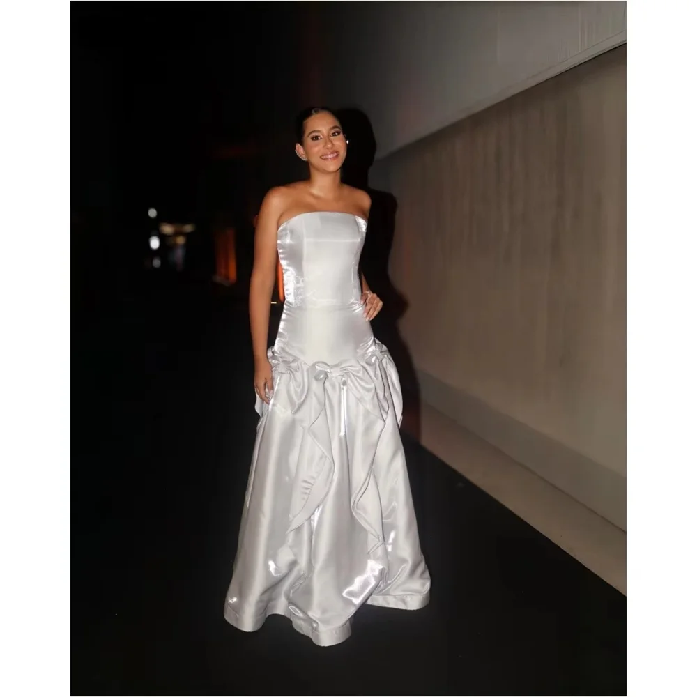 Avery Customized White Sleeveless A-line Off-the-shoulder Women's Prom Dress 2026 Ball Gown Dress Luxury Evening Dresses 2025
Avery Customized White Sleeveless A-line Off-the-shoulder Women's Prom Dress 2026 Ball Gown Dress Luxury Evening Dresses 2025