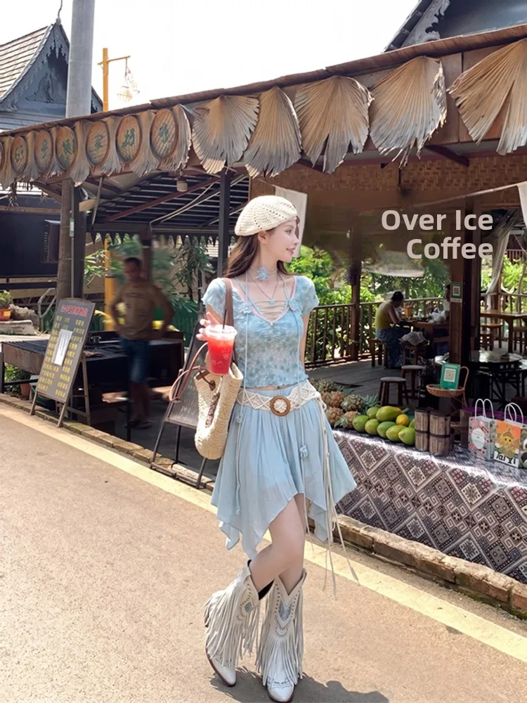 Sweet And Spicy V-neck Color Block Lace Crop Top with Irregular Skirt Women's Fashion Set Summer 2026 High Waist Floral Pattern
Sweet And Spicy V-neck Color Block Lace Crop Top with Irregular Skirt Women's Fashion Set Summer 2026 High Waist Floral Pattern