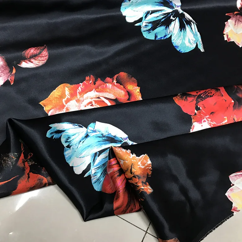 High Quality New 40momme Inkjet Silk Satin Thickened Black Bottom Printed Cheongsam Fabric 1
High Quality New 40momme Inkjet Silk Satin Thickened Black Bottom Printed Cheongsam Fabric 1