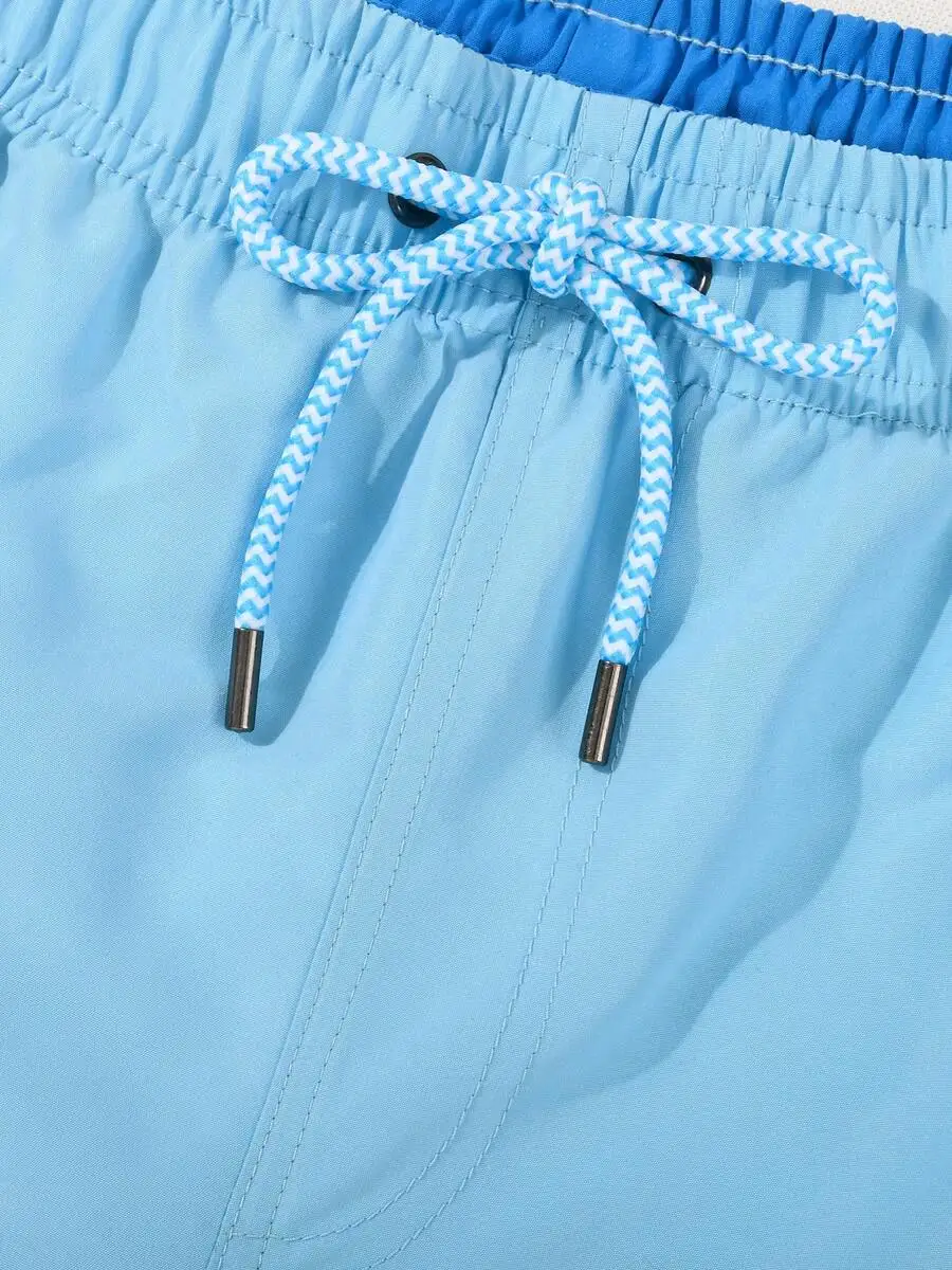Men Drawstring Waist Slant Pocket Swim Trunks
Men Drawstring Waist Slant Pocket Swim Trunks