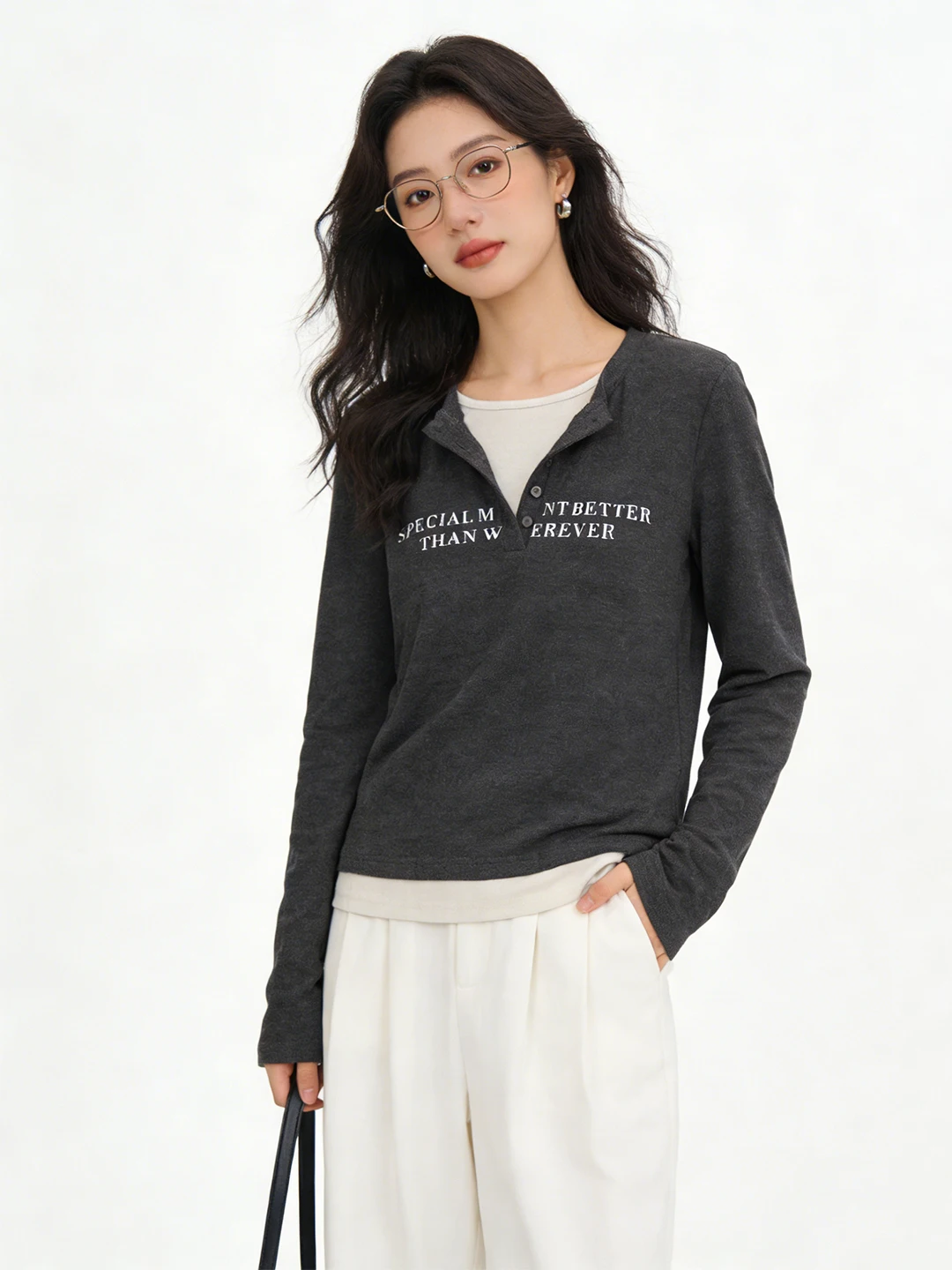 Корейская антивозрастная трикотажная футболка с принтом, открытым воротником и эффектом двухслойности, весна-осень, новинка...
Корейская антивозрастная трикотажная футболка с принтом, открытым воротником и эффектом двухслойности, весна-осень, новинка...