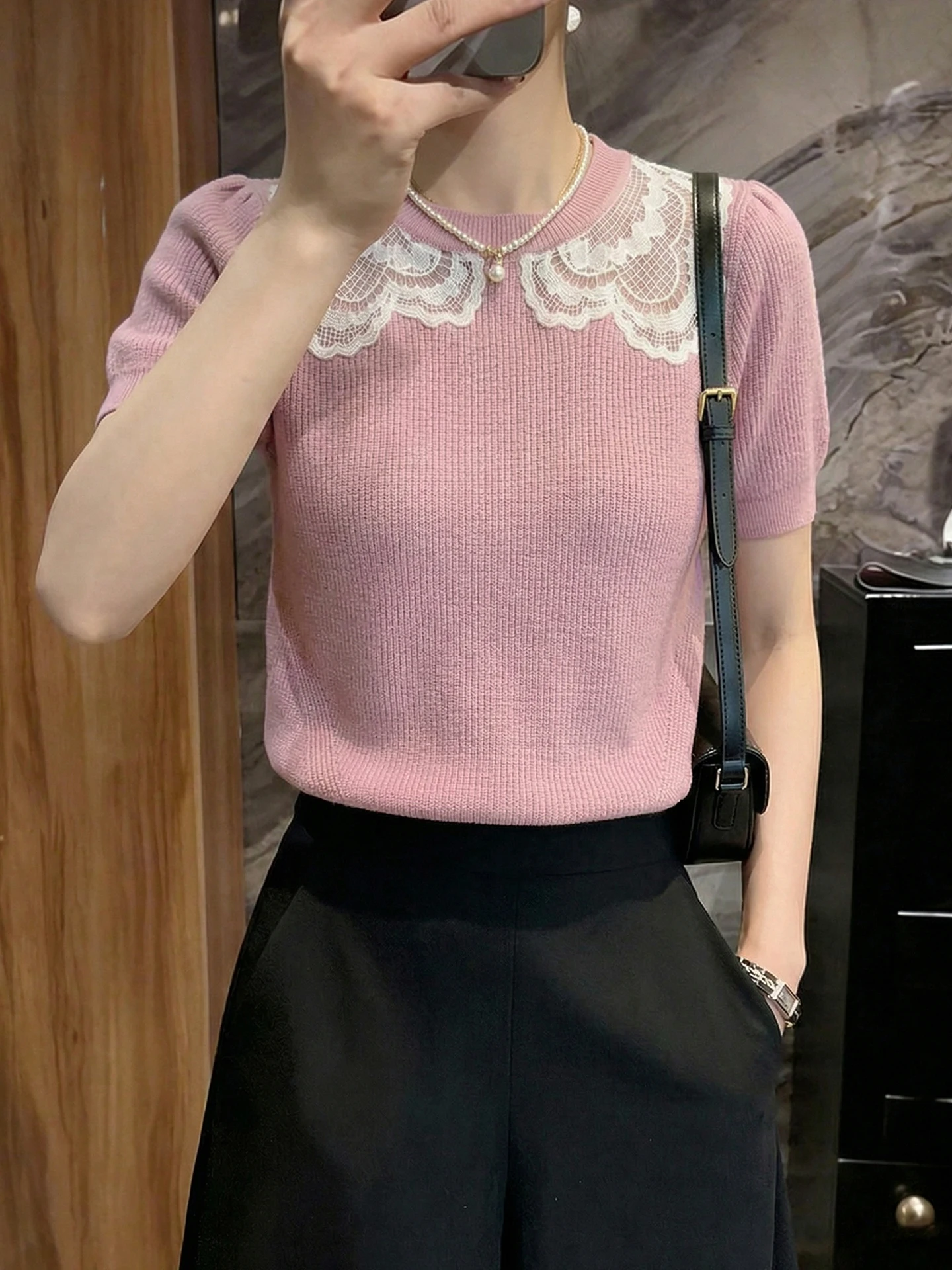Summer Fashionable Lace Splice Design Sun Protection Short Sleeve Knitted Top Women's Overhead Style Comfortable Commute Wind
Summer Fashionable Lace Splice Design Sun Protection Short Sleeve Knitted Top Women's Overhead Style Comfortable Commute Wind