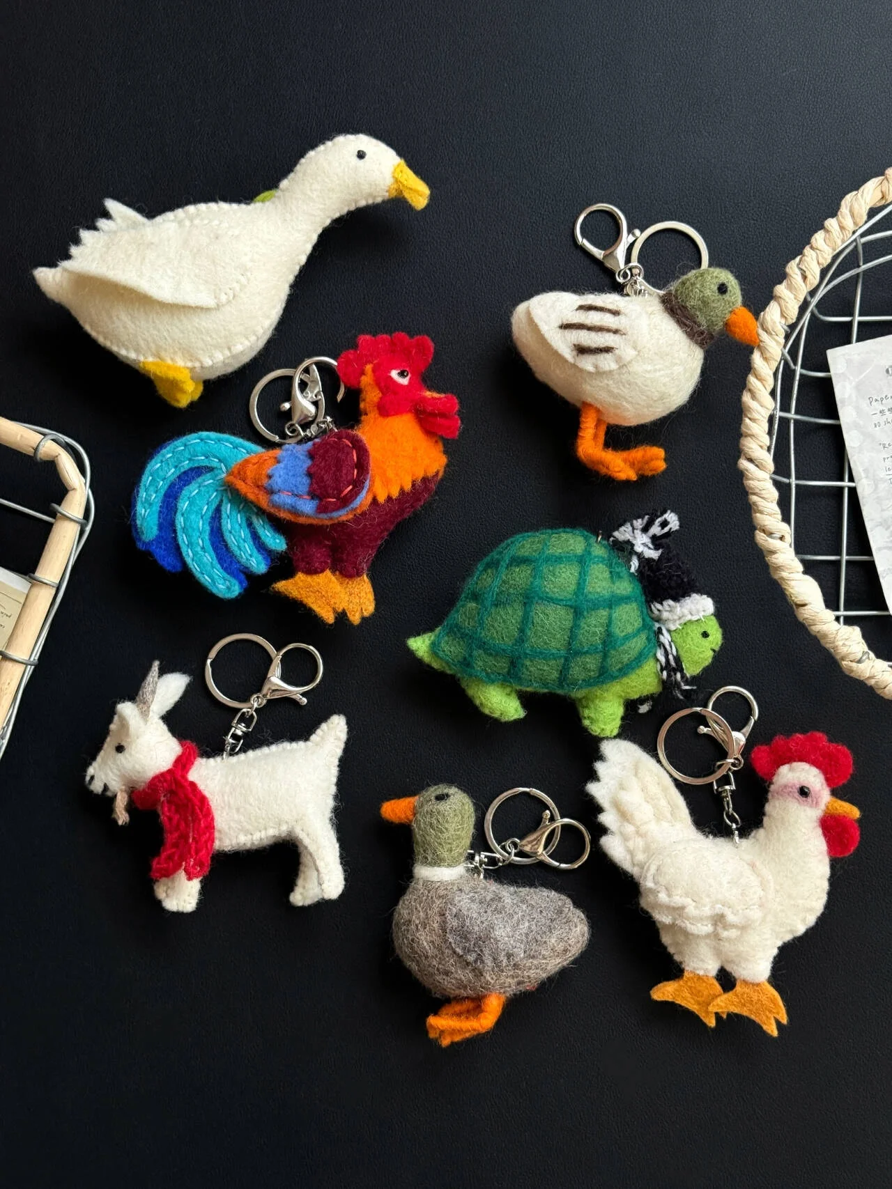 Adorable Animal Doll Wool Felt Hanging Ornament Large Rooster Dumb Duck Bag Accessories Keychain Fashionable Bag Charm
Adorable Animal Doll Wool Felt Hanging Ornament Large Rooster Dumb Duck Bag Accessories Keychain Fashionable Bag Charm