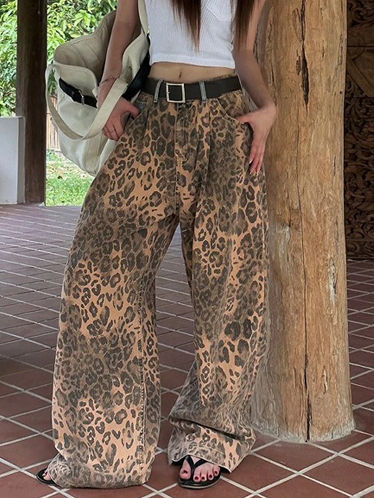 Ретро-джинсы с высокой талией, дизайнерские, с леопардовым принтом, шикарные, осенние, новые, больших размеров, стройнящие, женские, длинные брюки, модные
Ретро-джинсы с высокой талией, дизайнерские, с леопардовым принтом, шикарные, осенние, новые, больших размеров, стройнящие, женские, длинные брюки, модные