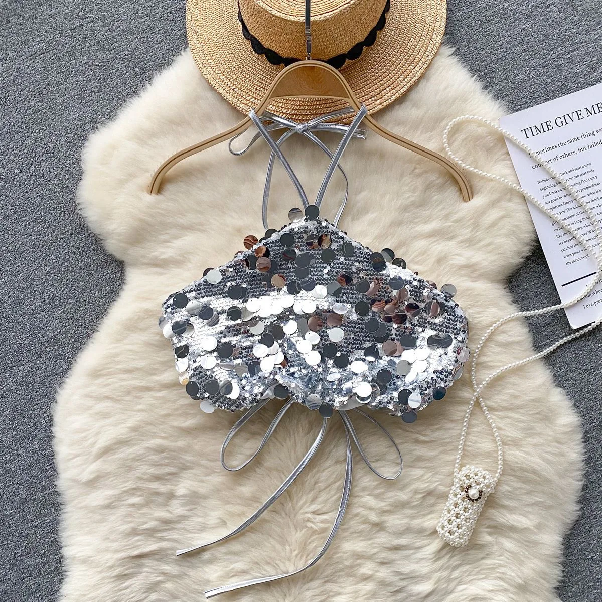 Жилет на подтяжках, корейская сверкающая блестка, детская одежда для джазовых танцев в стиле хип-хоп с открытой спиной, майка с лямкой на бретельках для маленьких девочек от 3 до 16 лет
Жилет на подтяжках, корейская сверкающая блестка, детская одежда для джазовых танцев в стиле хип-хоп с открытой спиной, майка с лямкой на бретельках для маленьких девочек от 3 до 16 лет