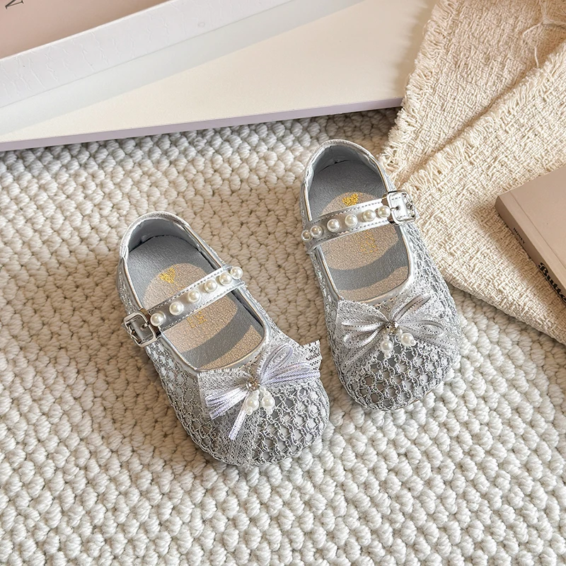 Girls Casual Shoes Mesh Breathable Versatile Kids Flat Shoes Korean Style Soft Sole 2026 Brand New Children Princess Dance Shoes
Girls Casual Shoes Mesh Breathable Versatile Kids Flat Shoes Korean Style Soft Sole 2026 Brand New Children Princess Dance Shoes