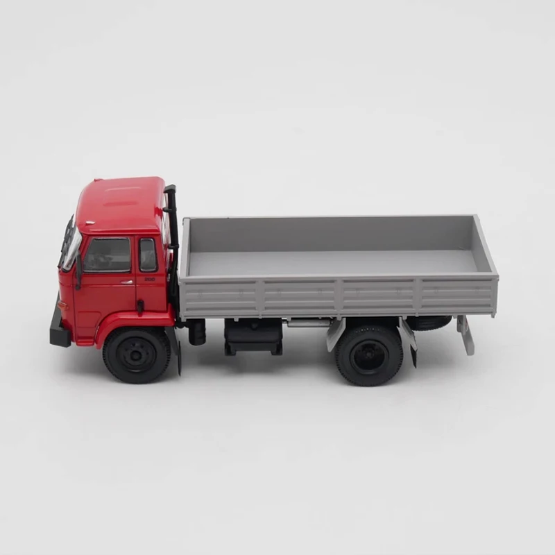 IXO Diecast 1:43 Scale Star 200 Polish Truck Alloy Simulation Car Model Adult Collection Decoration Gift Toys Static Display
IXO Diecast 1:43 Scale Star 200 Polish Truck Alloy Simulation Car Model Adult Collection Decoration Gift Toys Static Display