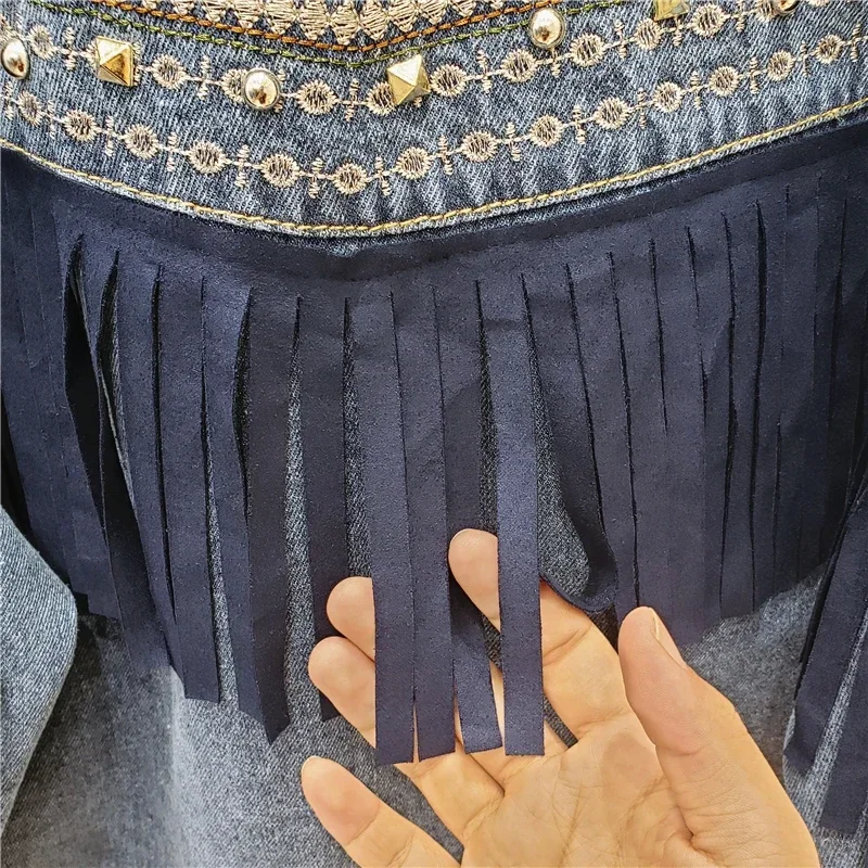 2025 Spring Boho Women's Denim Jacket Vintage Floral Embroidery Suede Fringe Loose Long Sleeve Jean Jacket Casual Ropa De Mujer
2025 Spring Boho Women's Denim Jacket Vintage Floral Embroidery Suede Fringe Loose Long Sleeve Jean Jacket Casual Ropa De Mujer