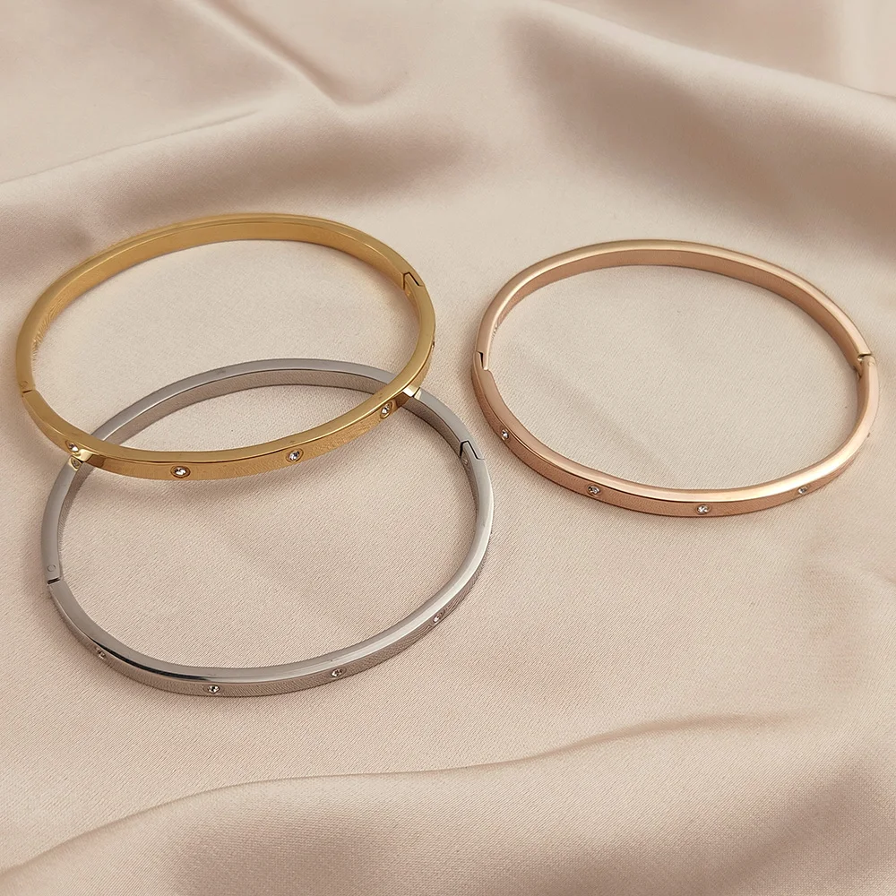 Classic Gypsophila Zircon O Shape Stainless Steel Gold Plated Bracelet, High Quality Waterproof Wedding Party Jewelry
Classic Gypsophila Zircon O Shape Stainless Steel Gold Plated Bracelet, High Quality Waterproof Wedding Party Jewelry