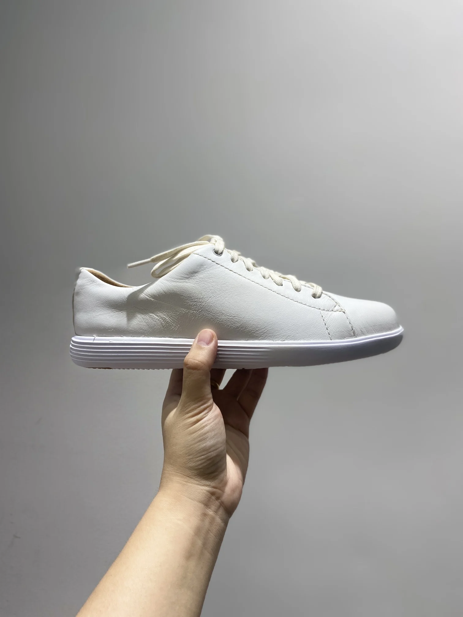 Authentic Casual Shoes Women's round Toe Comfortable Leather Slip-On Versatile Flat Heel Rubber Outsole Spring Autumn Season
Authentic Casual Shoes Women's round Toe Comfortable Leather Slip-On Versatile Flat Heel Rubber Outsole Spring Autumn Season