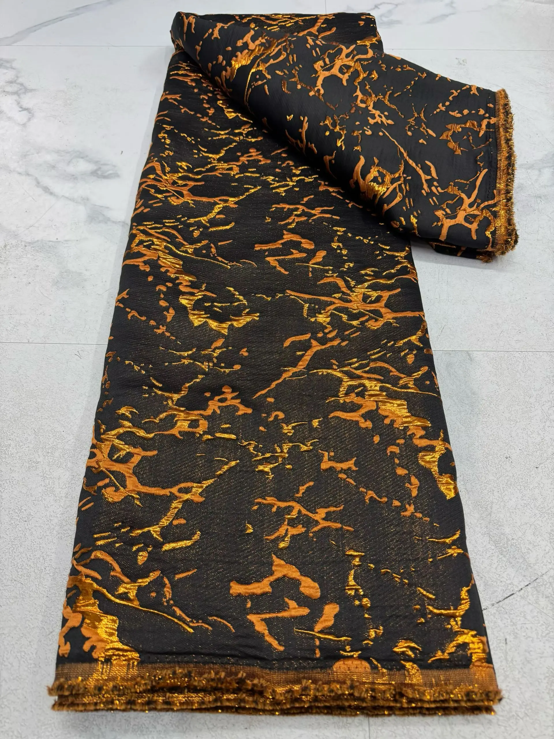 New Style Beauty French Jacquard Brocade Lace Fabric 2026 High Quality African Damask Lace Fabric For Nigerian Party Sew LCW2621
New Style Beauty French Jacquard Brocade Lace Fabric 2026 High Quality African Damask Lace Fabric For Nigerian Party Sew LCW2621