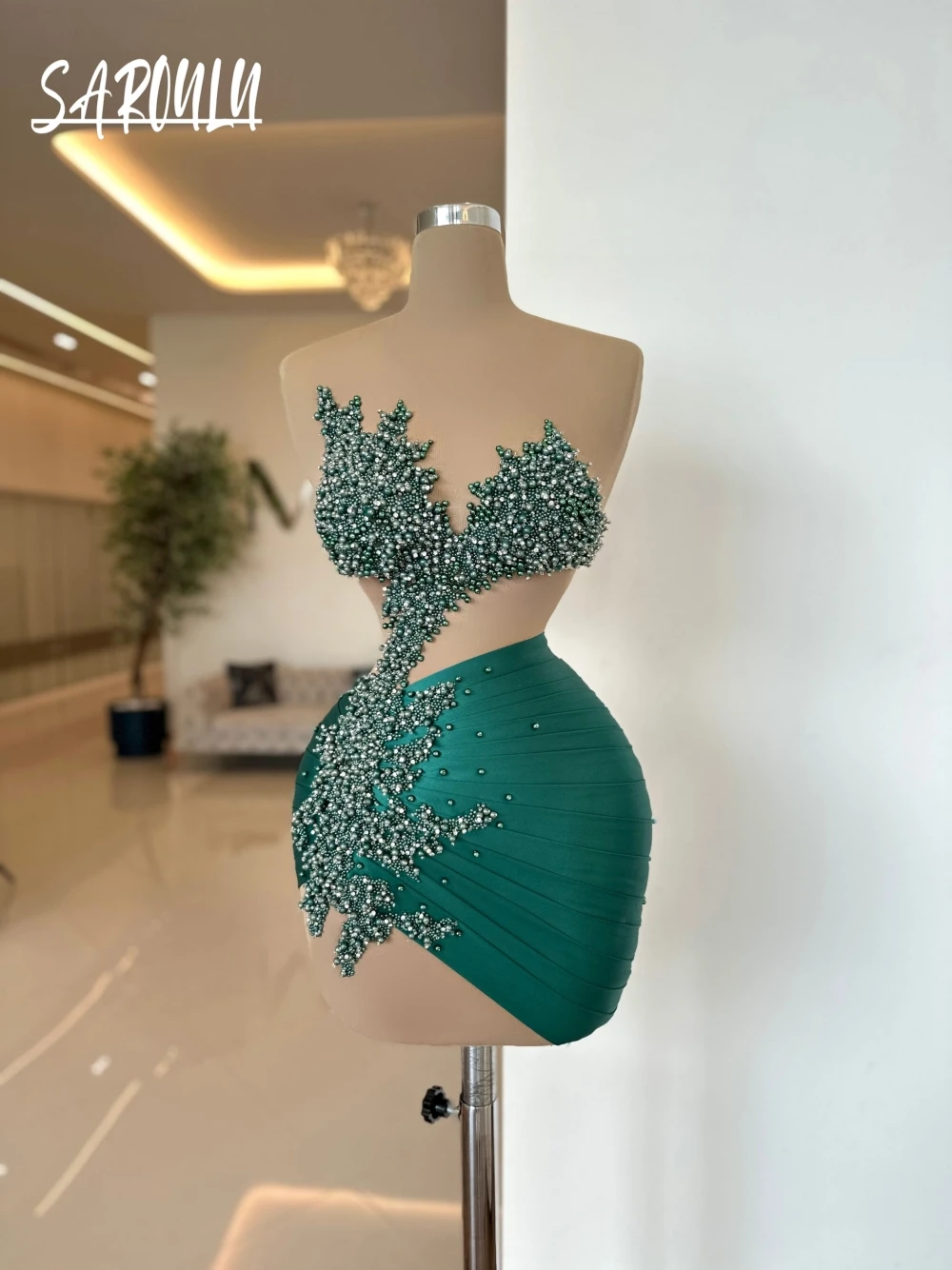 Sexy Green Pleated Evening Dress Party Club Short Prom Plearls Customized Women Cocktail Gown Stunning Cut Out Fashionable
Sexy Green Pleated Evening Dress Party Club Short Prom Plearls Customized Women Cocktail Gown Stunning Cut Out Fashionable