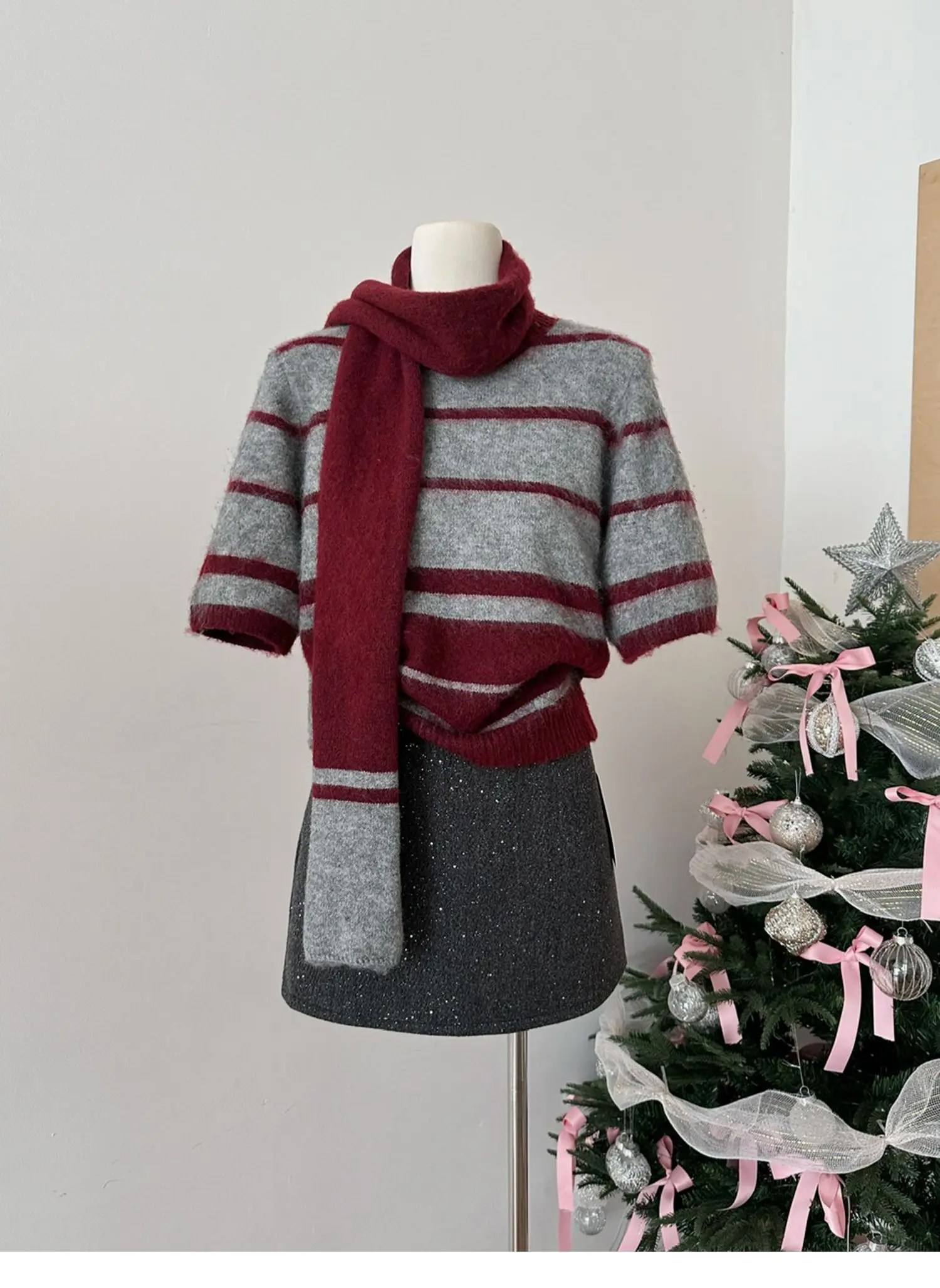 Women's Knitted Sweater O-Neck Thick Color Blocking Stripe Streetwear Versatile Top Scarf Korean Style Women's Clothing Pullover
Women's Knitted Sweater O-Neck Thick Color Blocking Stripe Streetwear Versatile Top Scarf Korean Style Women's Clothing Pullover