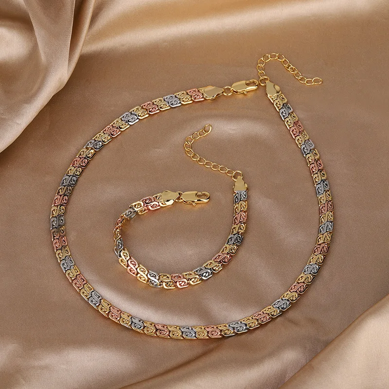 European and American wholesale ins wind niche design necklace women's versatile electroplated color gold bracelet necklace
European and American wholesale ins wind niche design necklace women's versatile electroplated color gold bracelet necklace