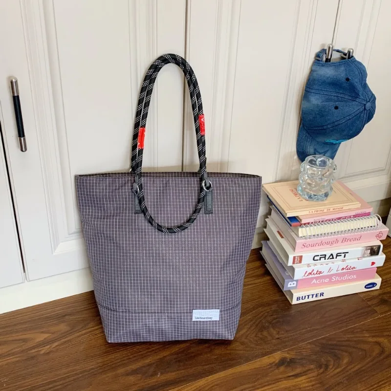 1pcs Simple Grid Oxford Shoulder Tote Long Woven Handle Large Open Bag Versatile For Travel School Commute
1pcs Simple Grid Oxford Shoulder Tote Long Woven Handle Large Open Bag Versatile For Travel School Commute