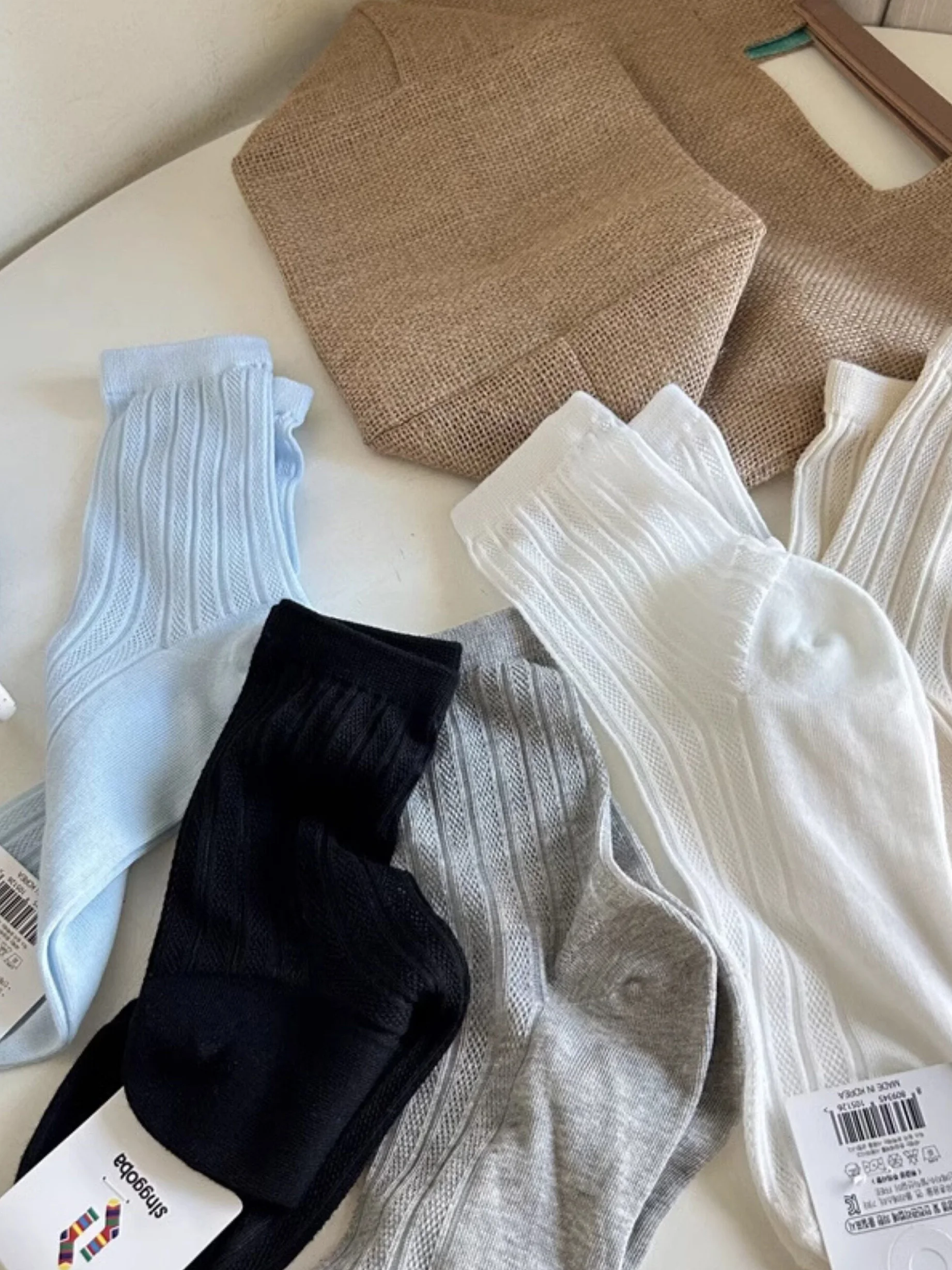 SINGGOBA Women's Hollow Mesh Cotton Socks Thin Design Breathable Summer Autumn Spring Seasonal Mid-Calf Socks French Style
SINGGOBA Women's Hollow Mesh Cotton Socks Thin Design Breathable Summer Autumn Spring Seasonal Mid-Calf Socks French Style