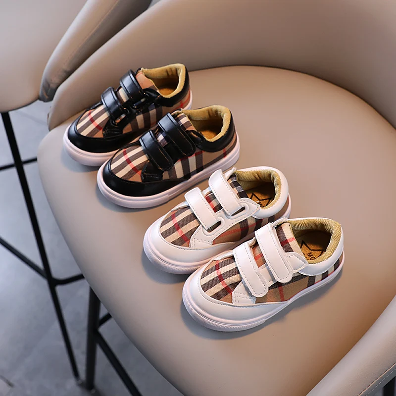 Spring Children's Casual Sports Shoes Size 21-30 Boys and Girls Shoes Four Seasons Model 100 Non-slip Children's Board Shoes
Spring Children's Casual Sports Shoes Size 21-30 Boys and Girls Shoes Four Seasons Model 100 Non-slip Children's Board Shoes