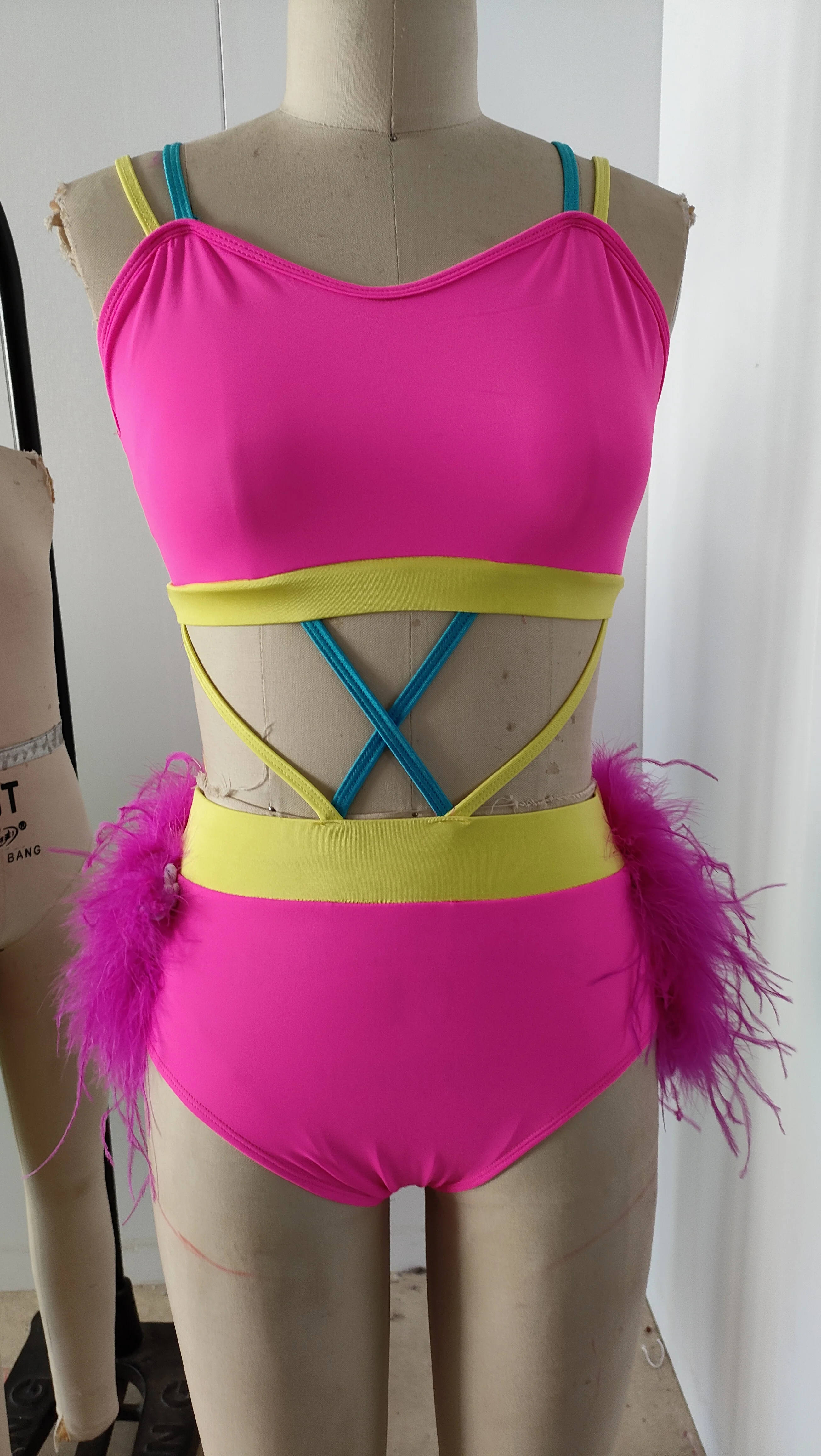 New dance costume professional jazz dance dress performance dress Lodysuit Latin dress
New dance costume professional jazz dance dress performance dress Lodysuit Latin dress